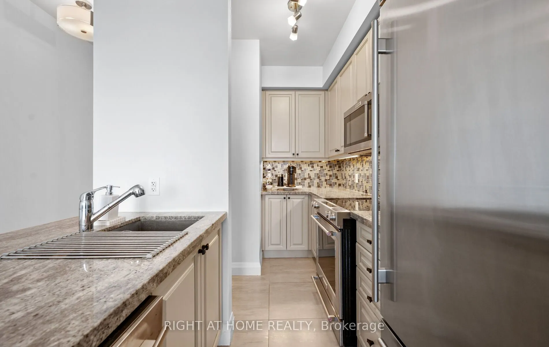 50 Absolute Avenue #4902 LPH