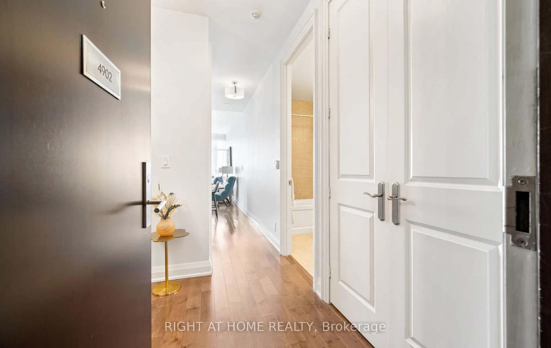 50 Absolute Avenue #4902 LPH