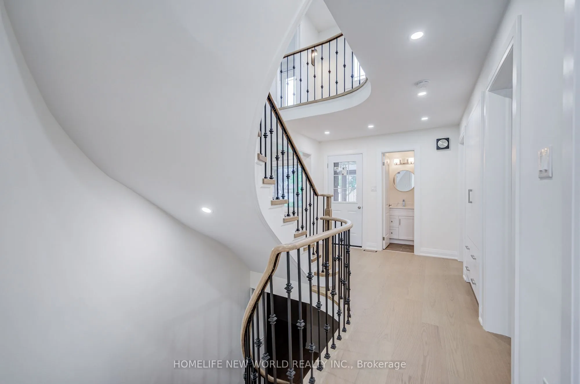 199 Harrowsmith Drive W