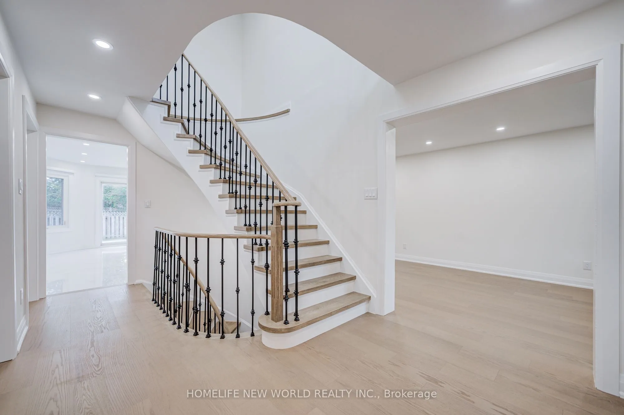 199 Harrowsmith Drive W