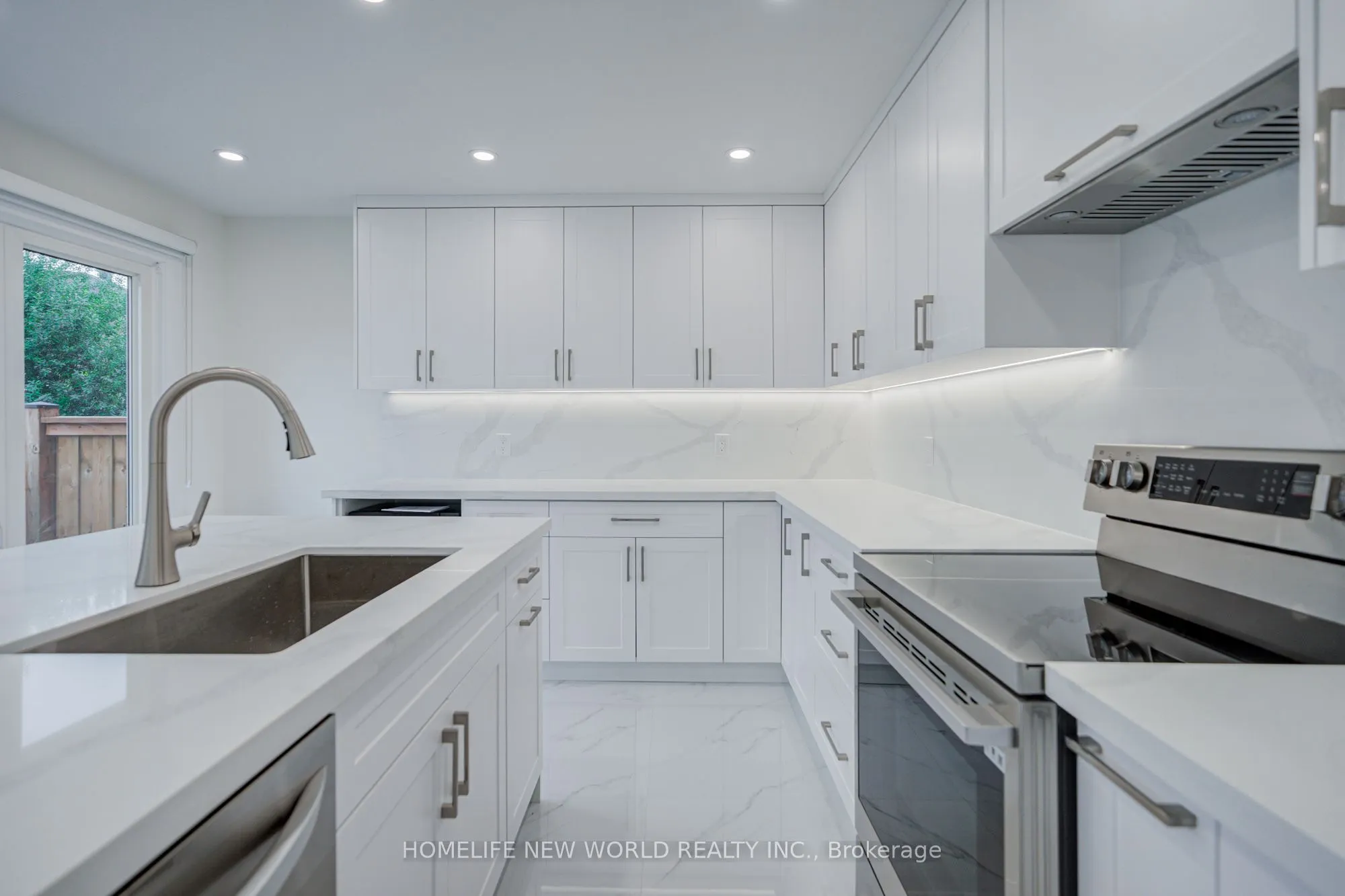 199 Harrowsmith Drive W