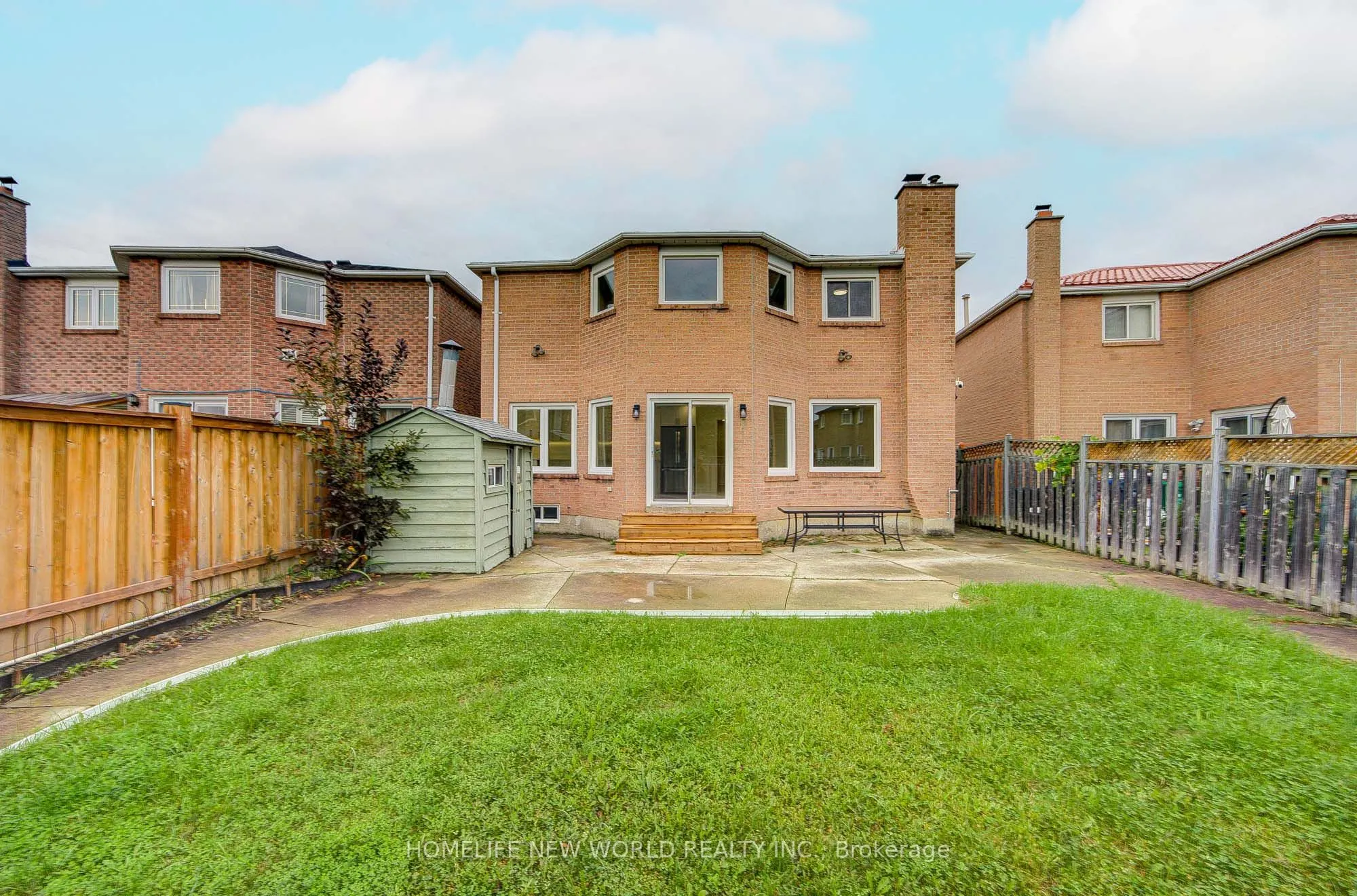 199 Harrowsmith Drive W