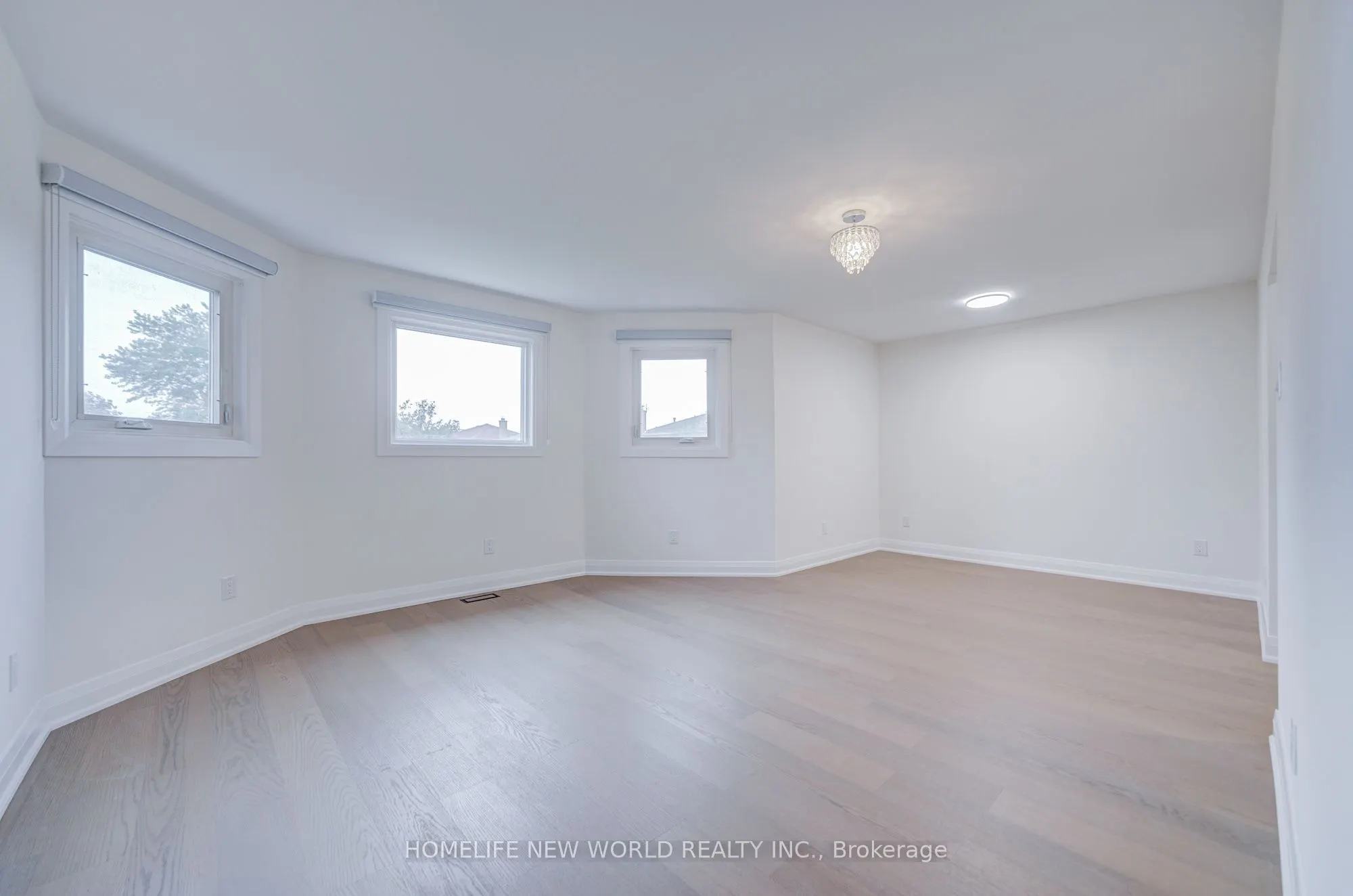 199 Harrowsmith Drive W