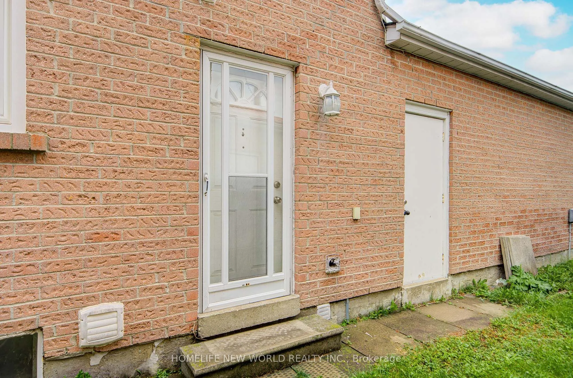 199 Harrowsmith Drive W