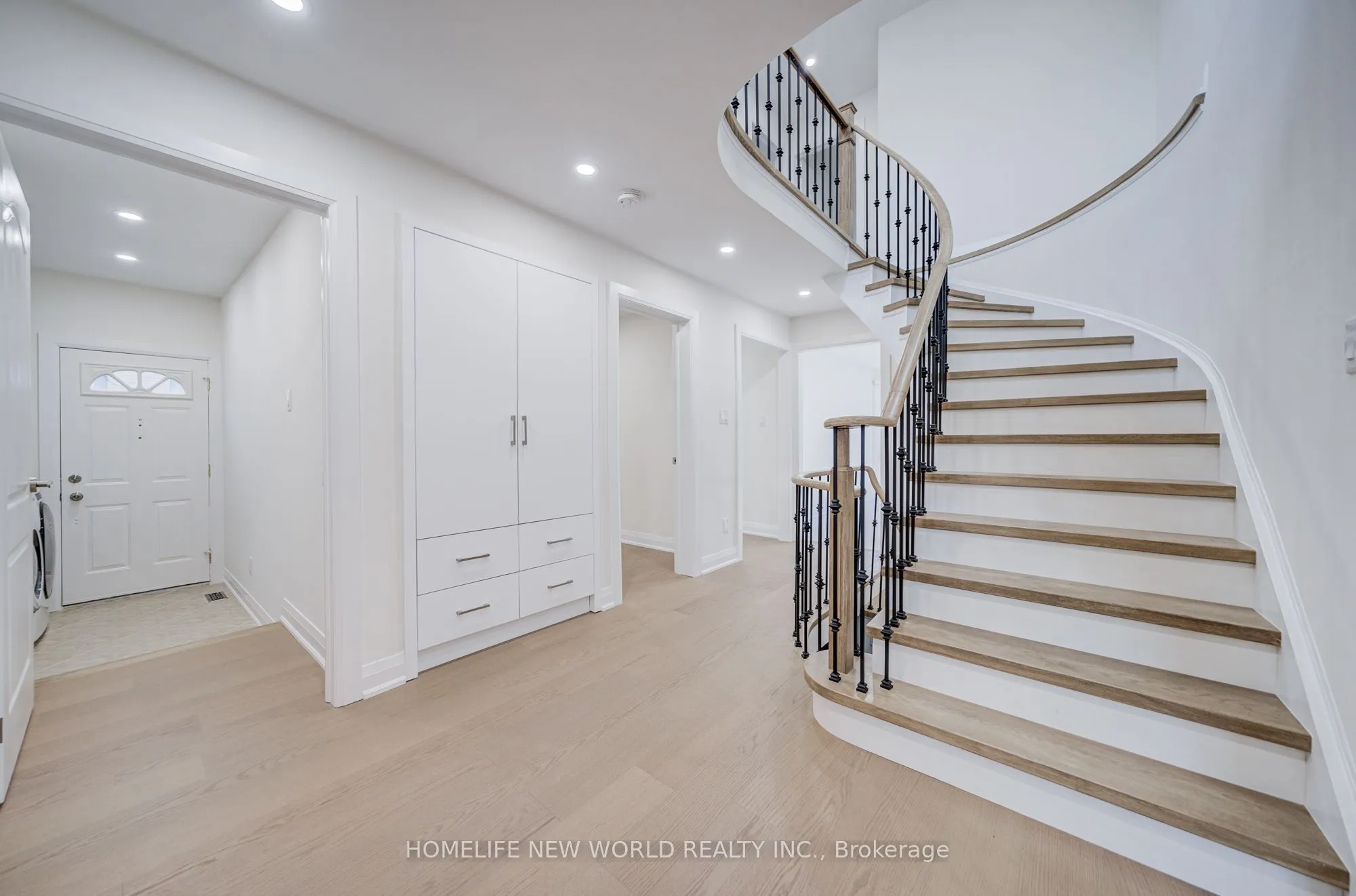 199 Harrowsmith Drive W