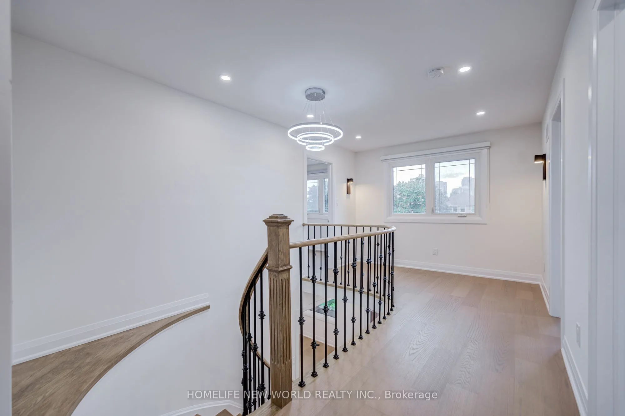 199 Harrowsmith Drive W