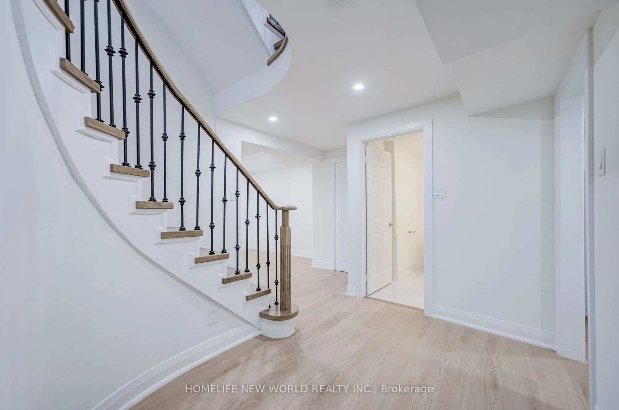 199 Harrowsmith Drive W