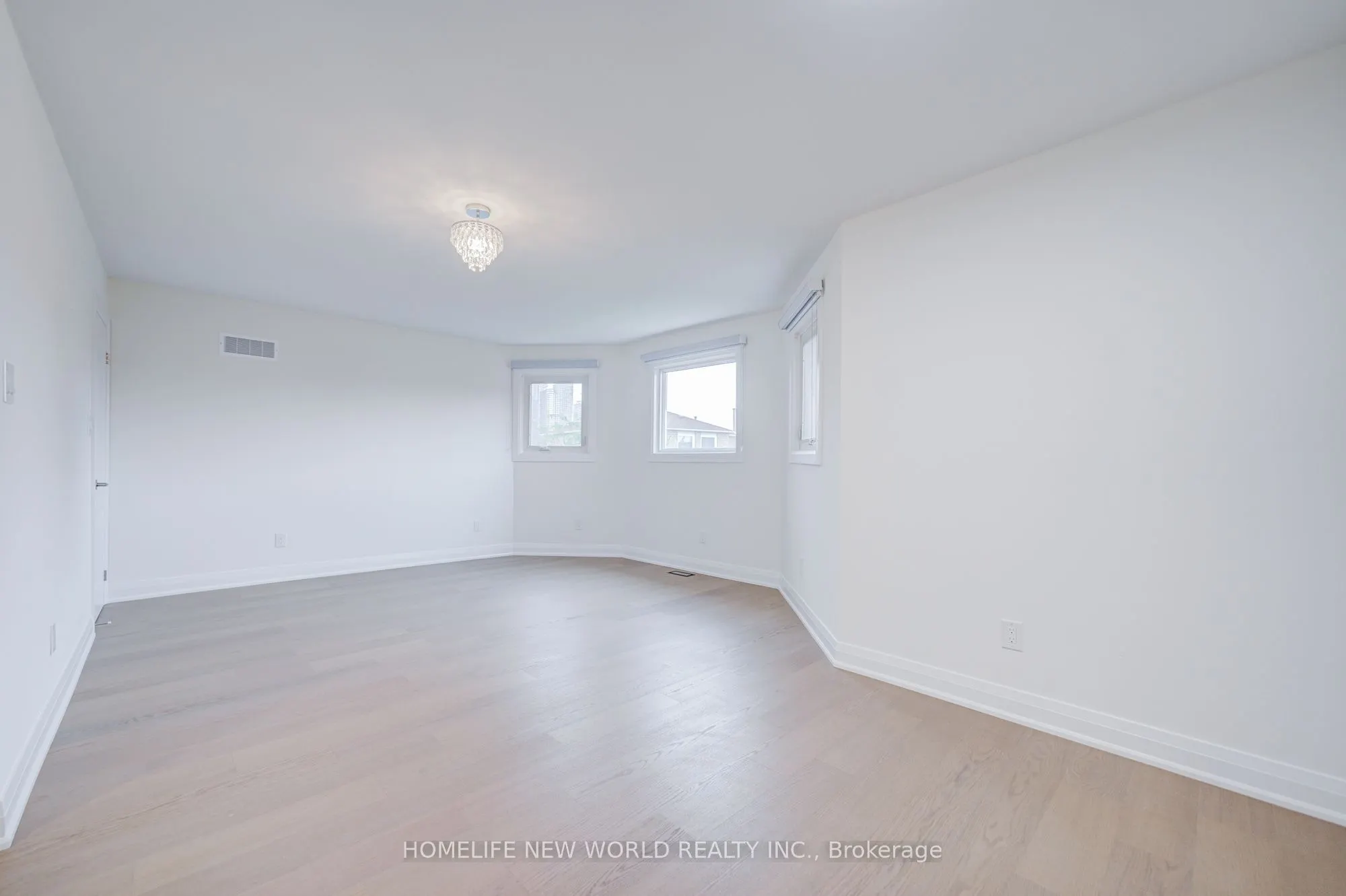 199 Harrowsmith Drive W