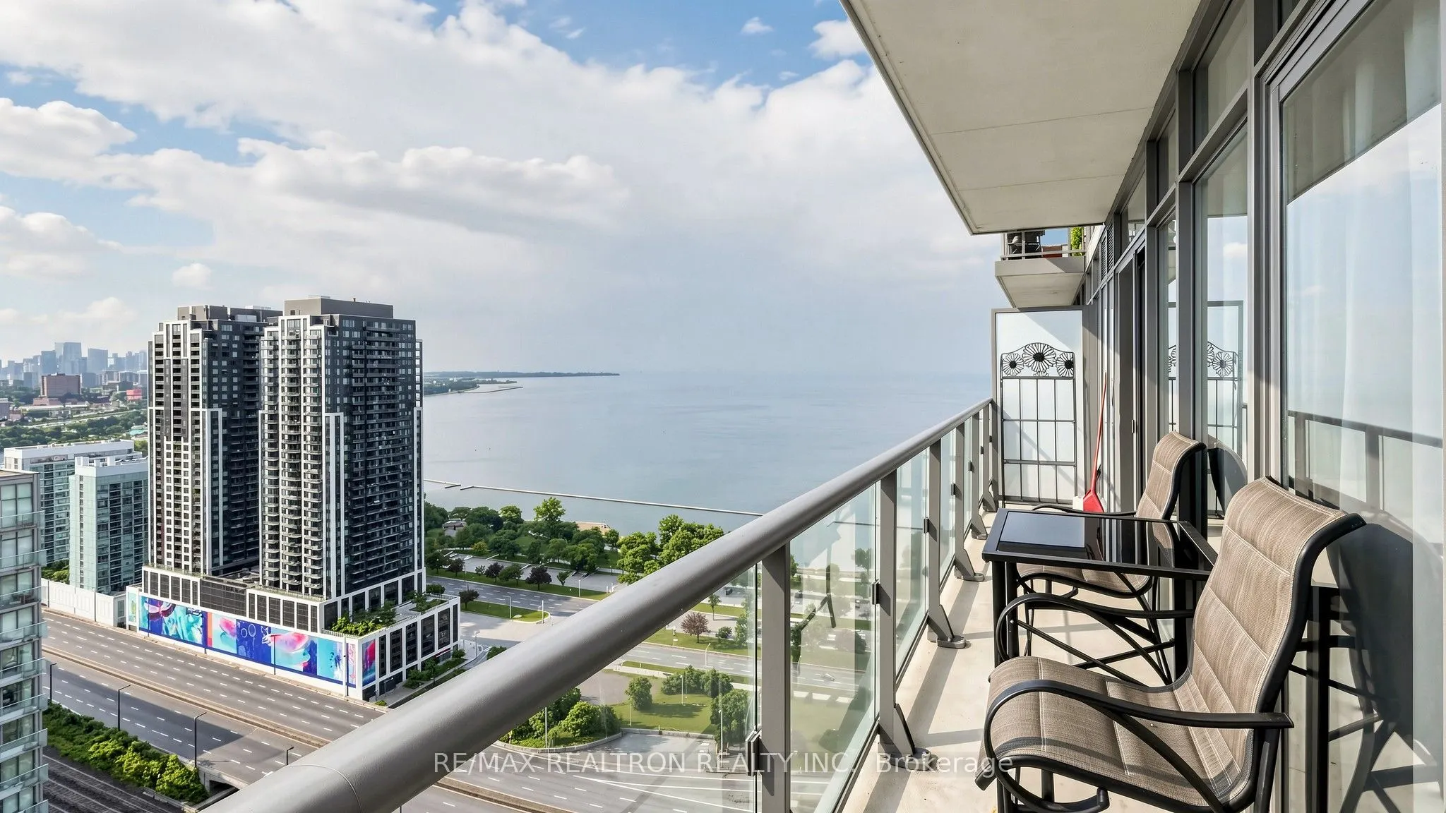105 The Queensway Avenue #3301