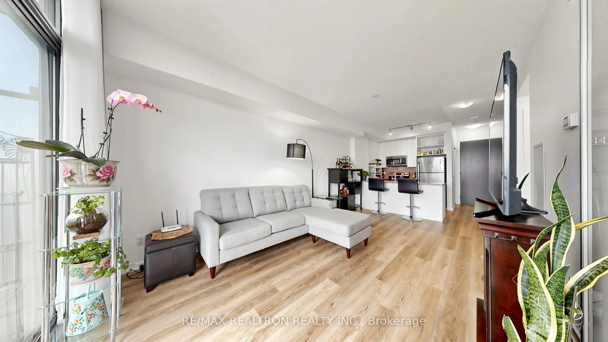 105 The Queensway Avenue #3301