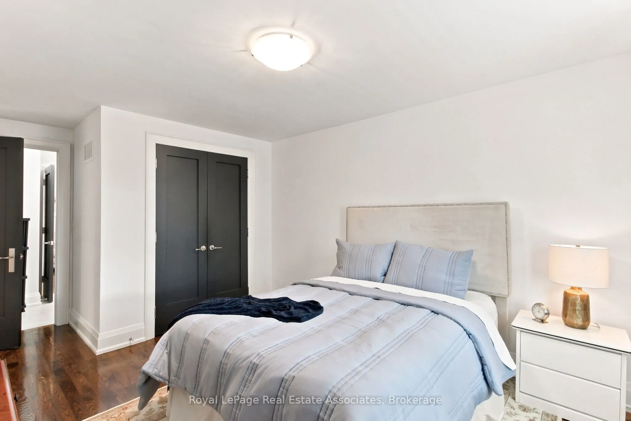 32 Jopling Avenue N