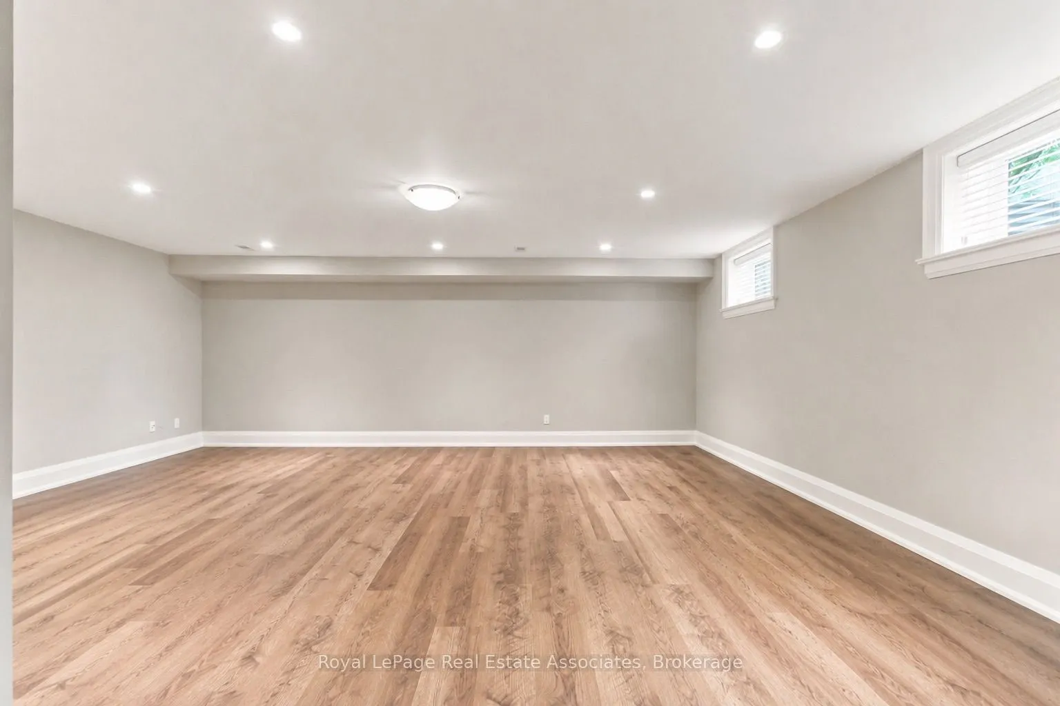 32 Jopling Avenue N