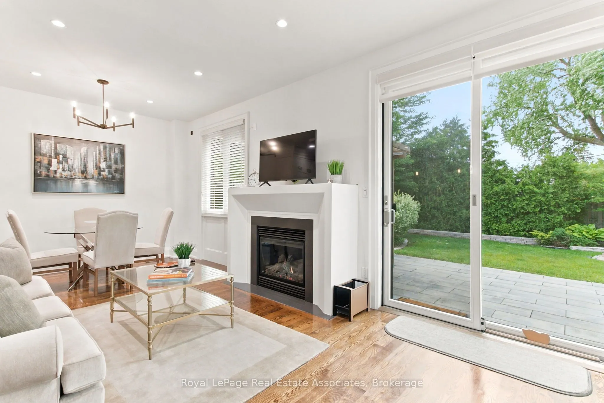 32 Jopling Avenue N