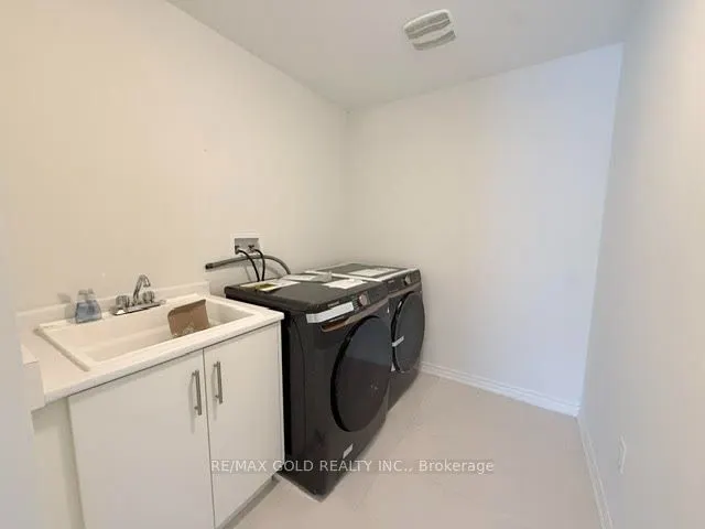 41 Tapscott Crescent
