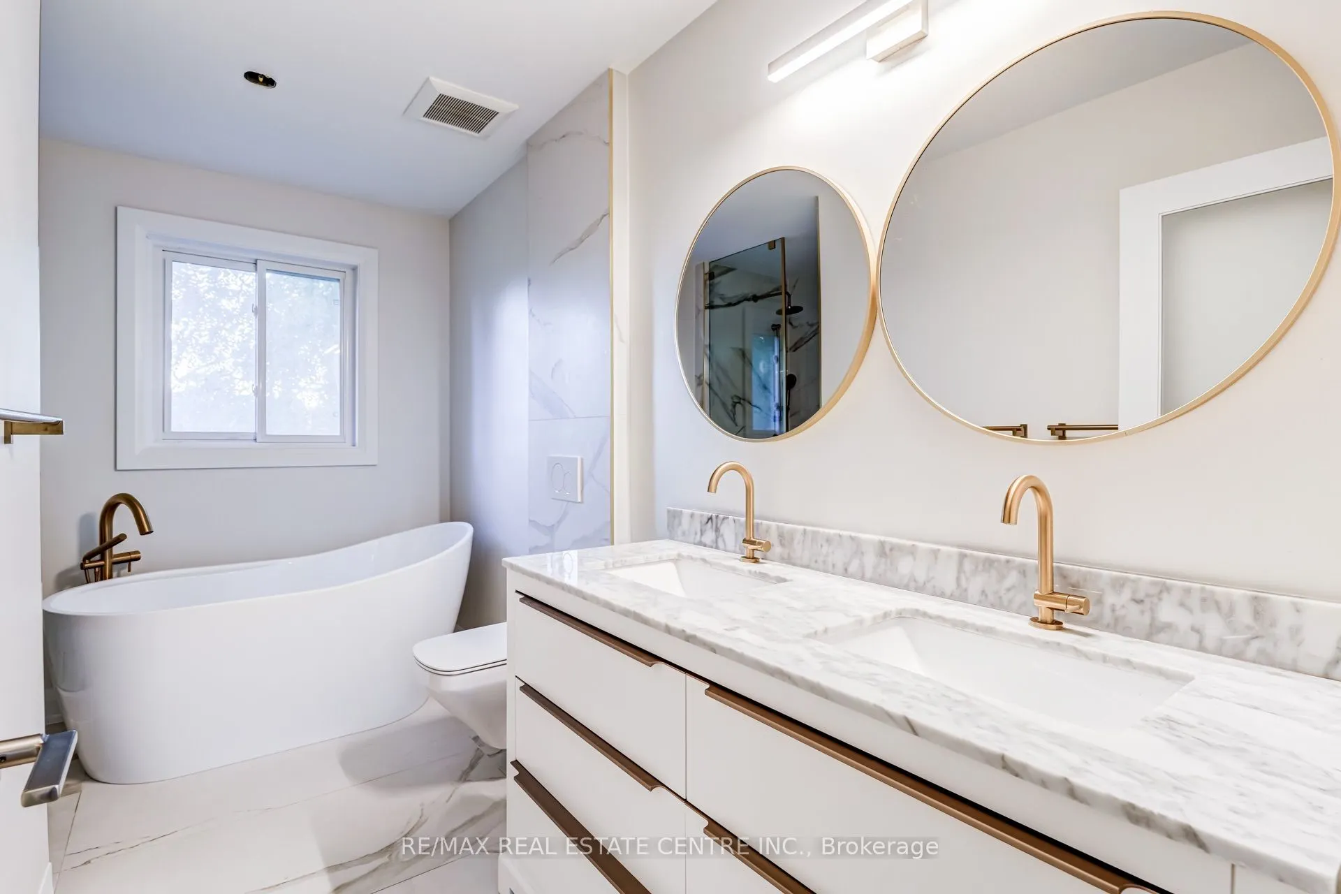 167 Whitchurch Mews #Upper Level