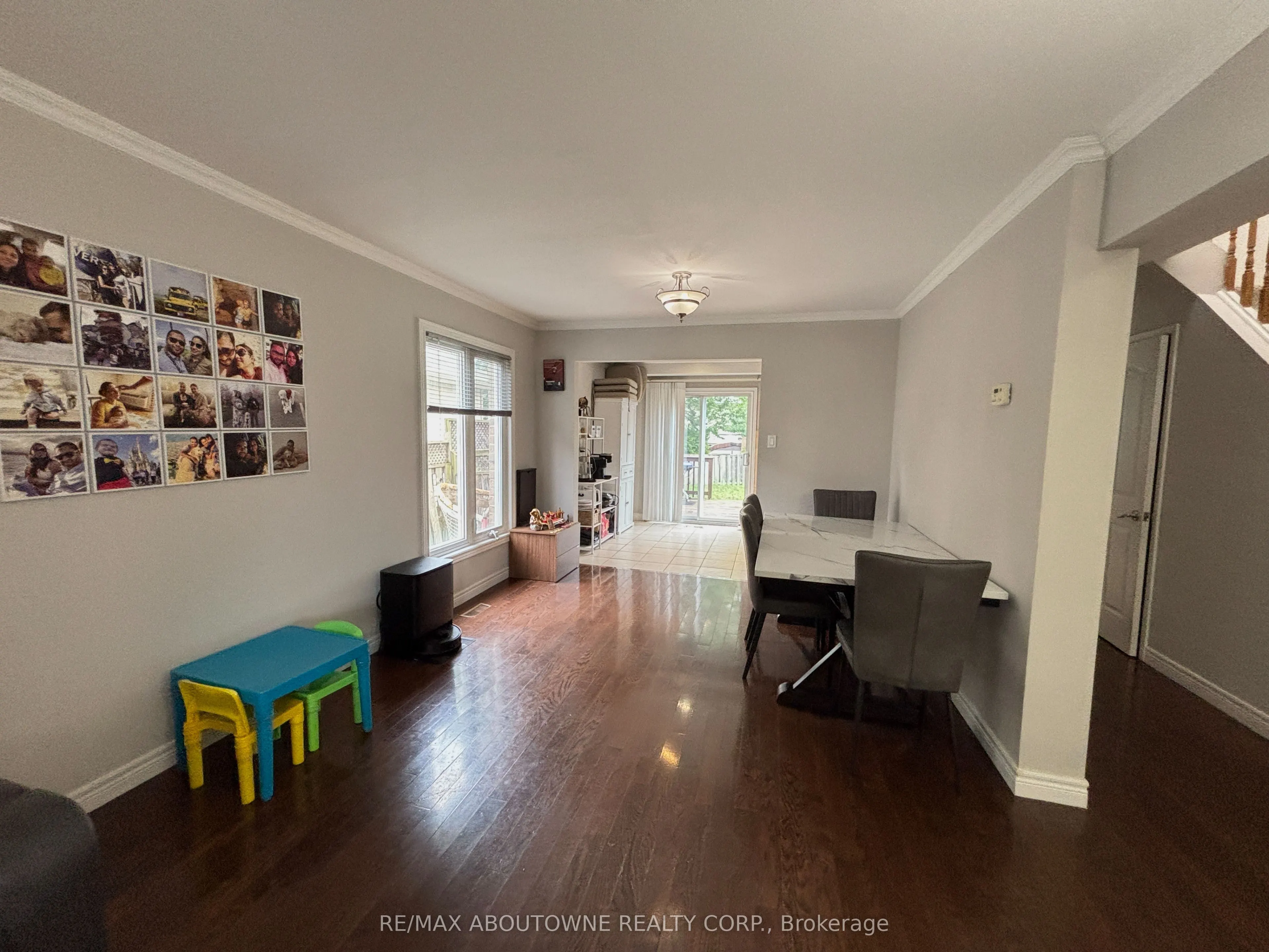 3072 Patrick Crescent