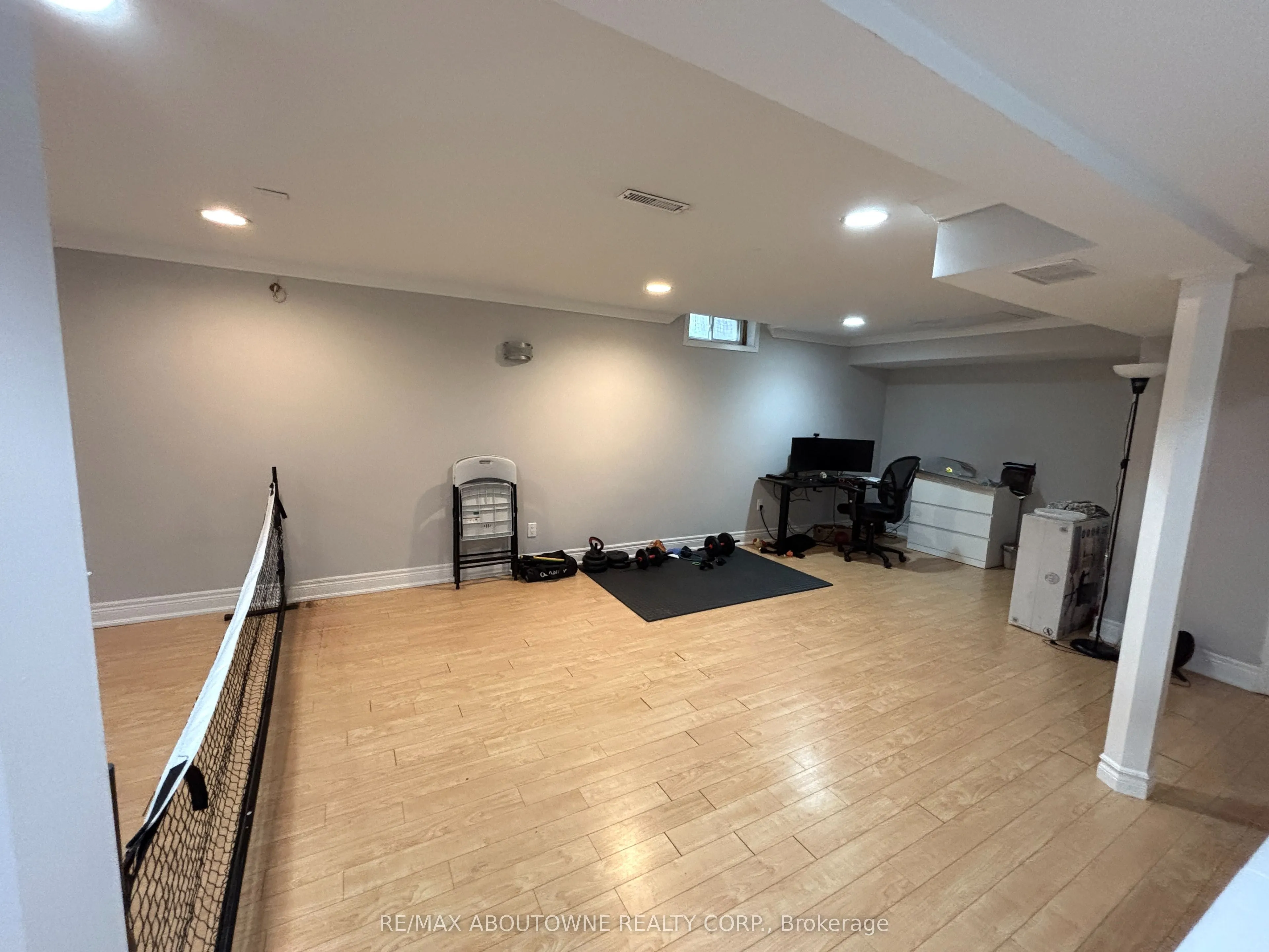 3072 Patrick Crescent