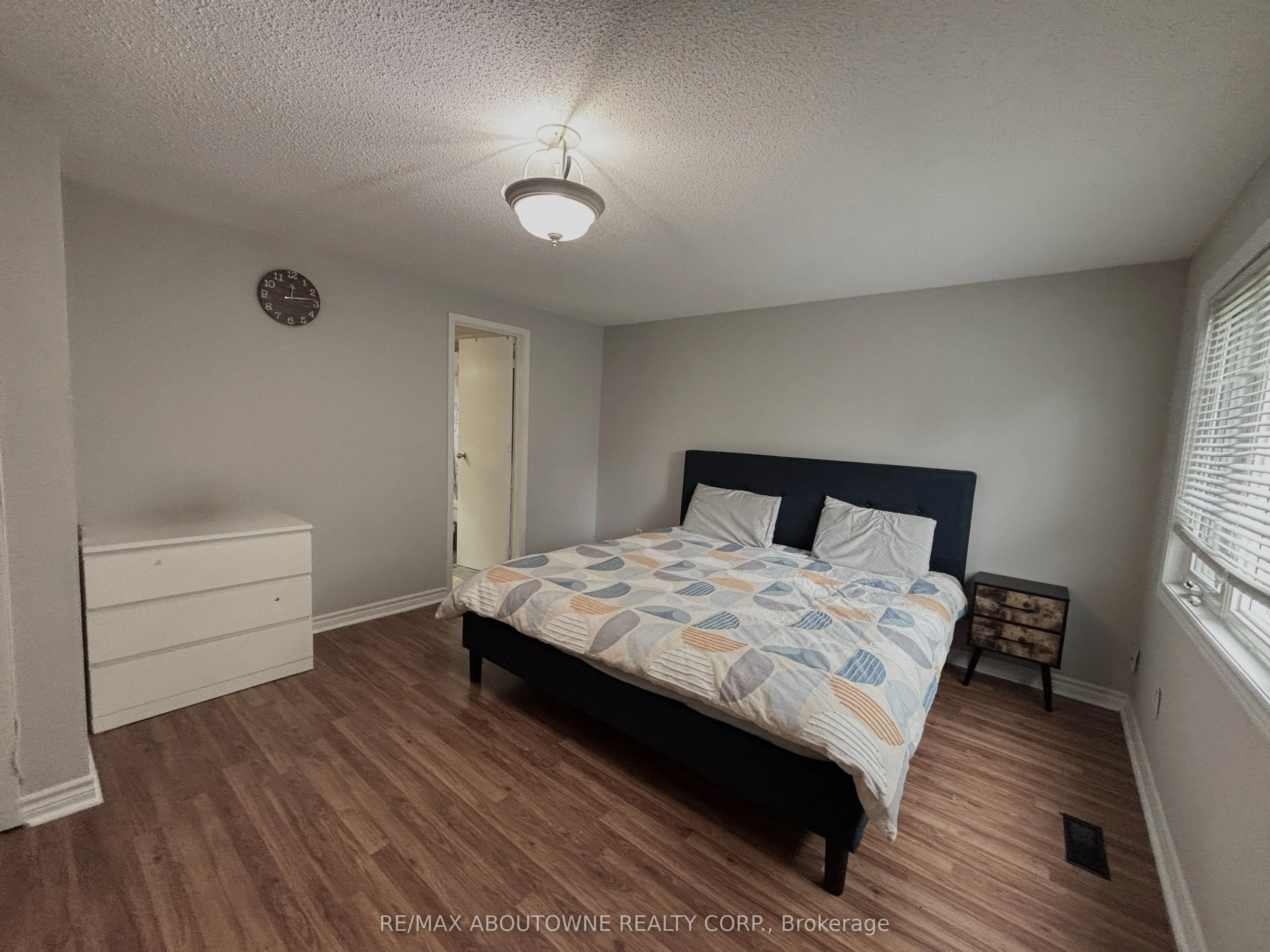 3072 Patrick Crescent