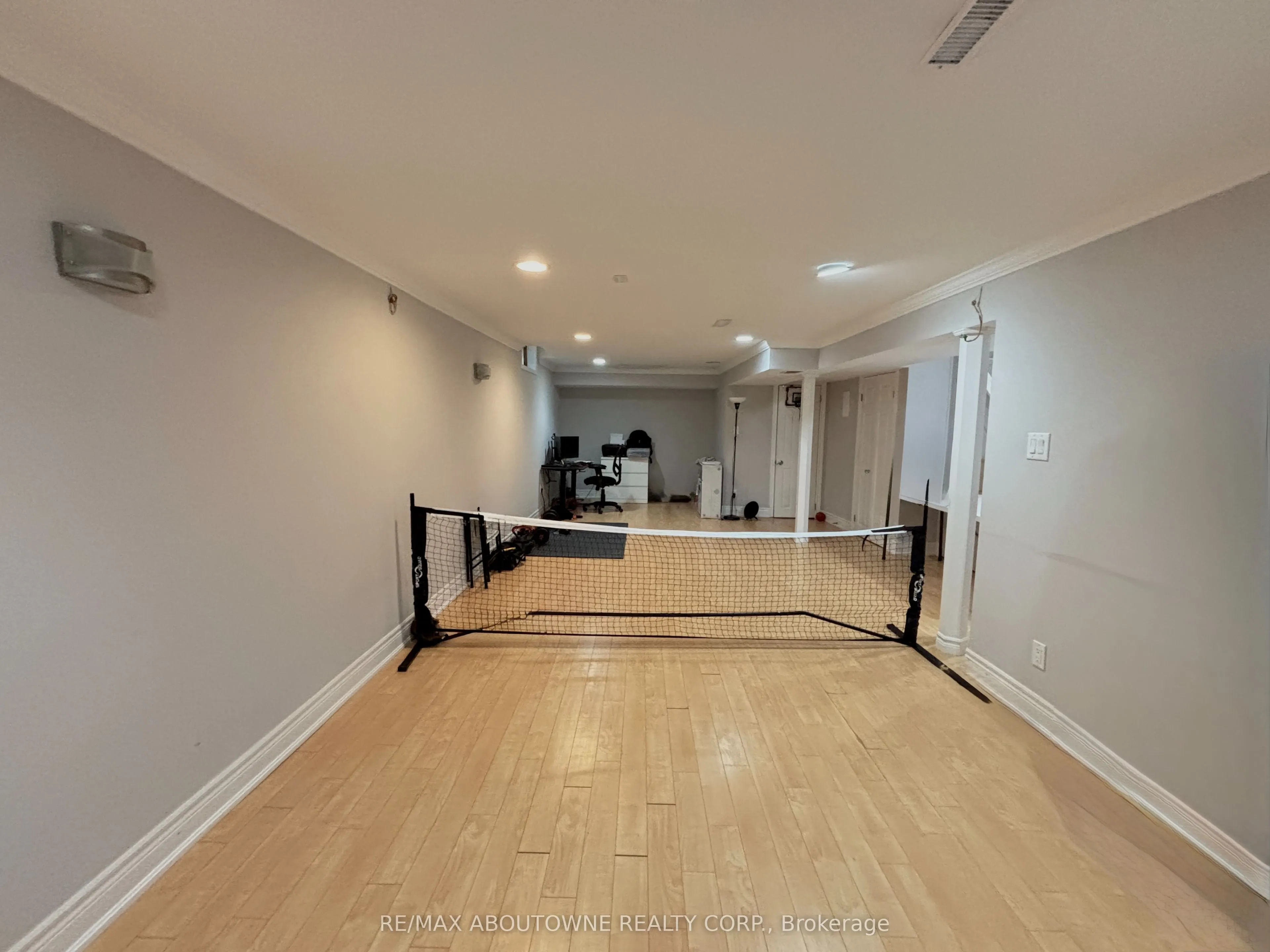 3072 Patrick Crescent