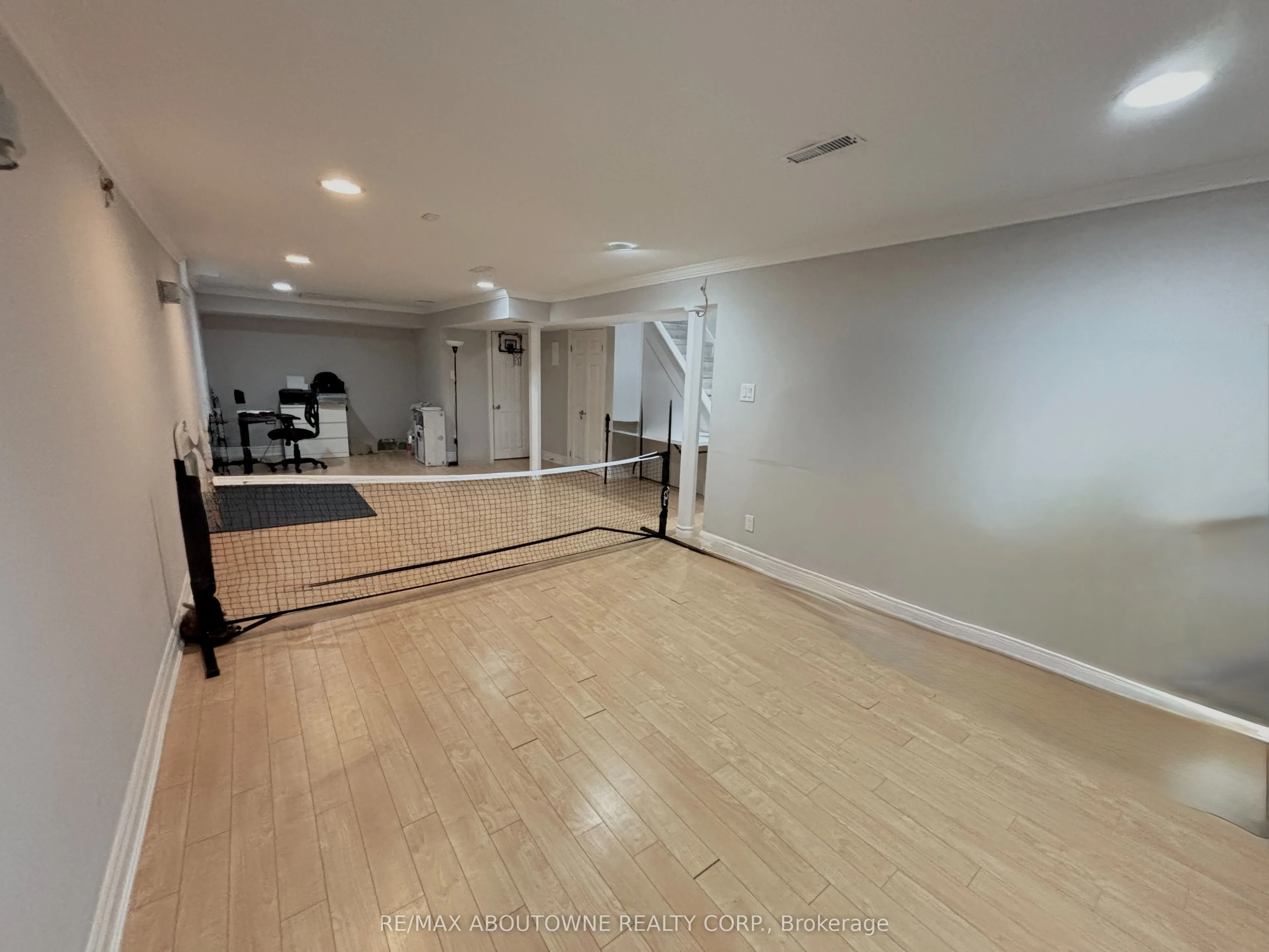 3072 Patrick Crescent
