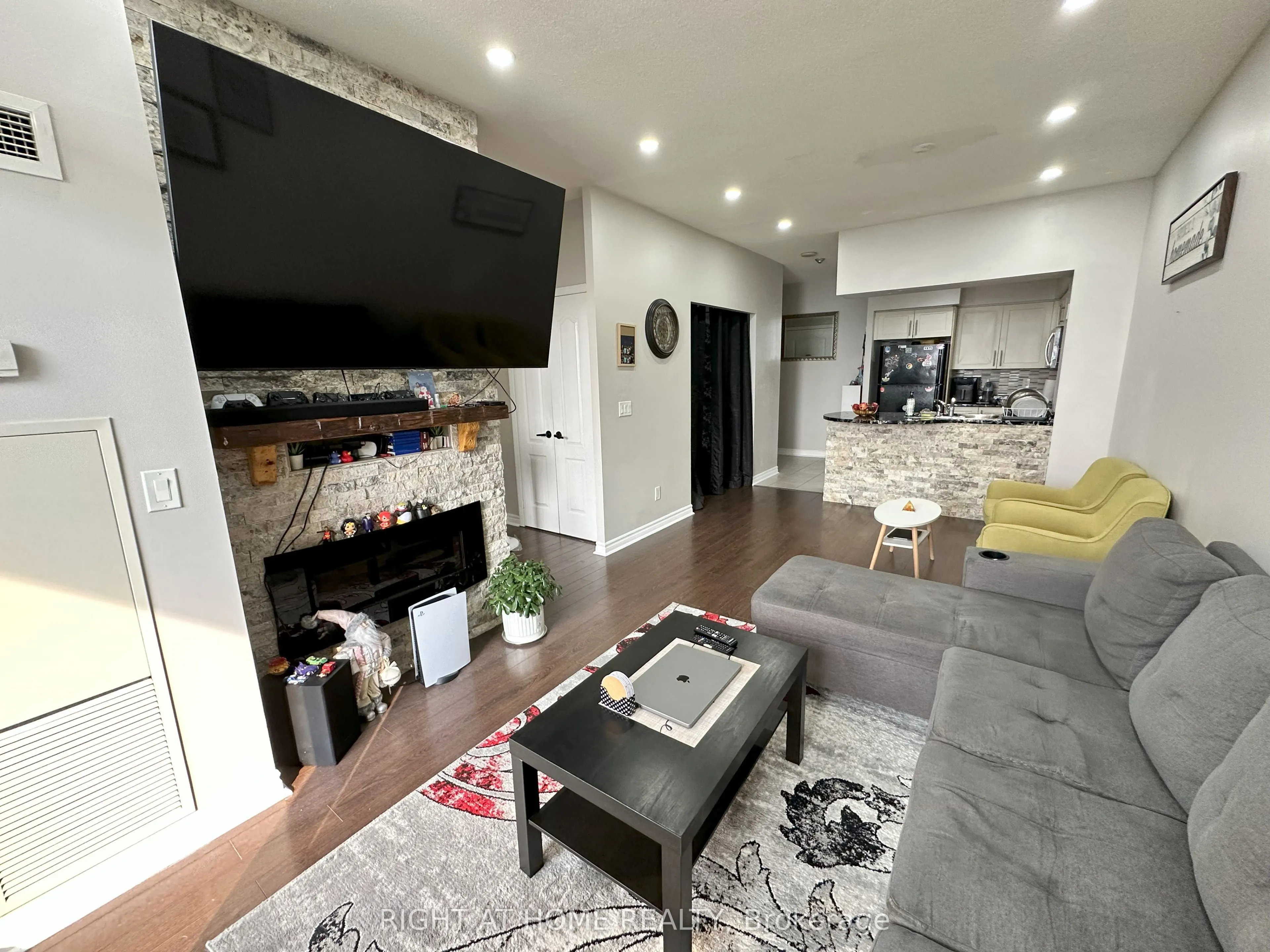 4090 Living Arts Drive #2906