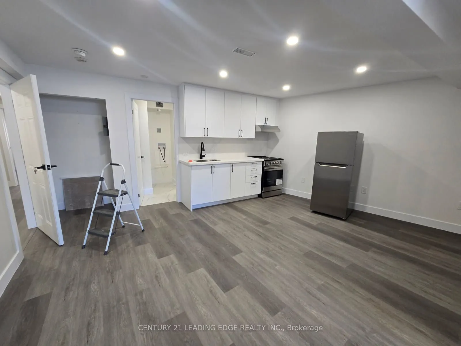3030 DUNDAS Street ##3