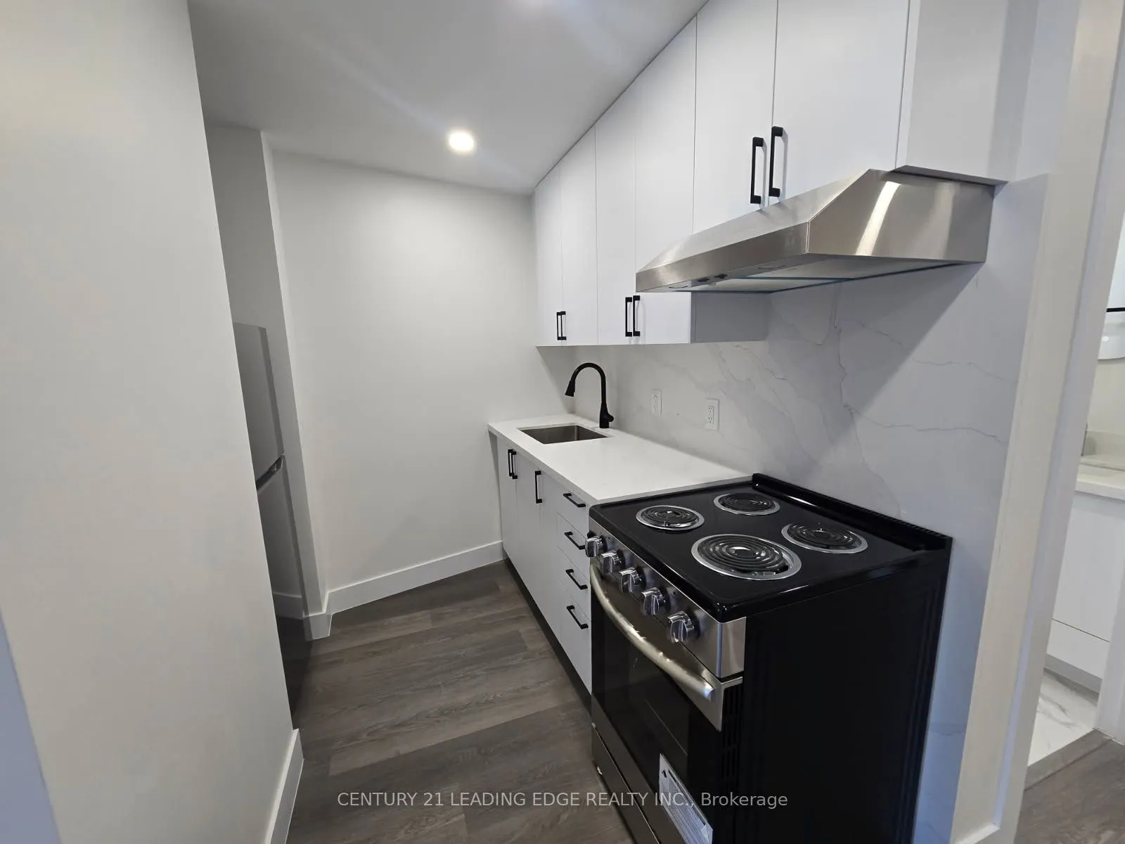 3030 DUNDAS Street ##3