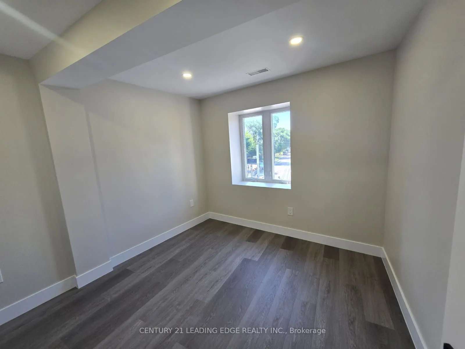3030 DUNDAS Street ##3