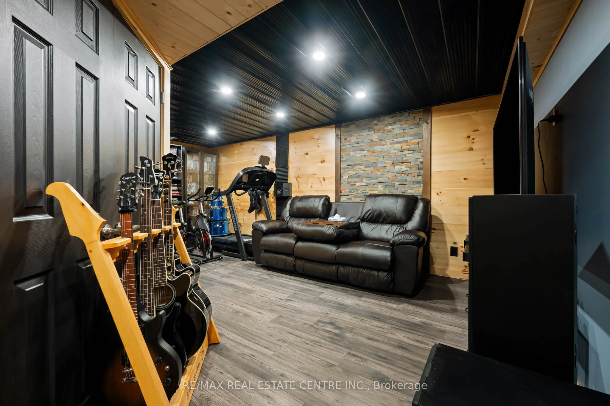 128 Elaine Drive