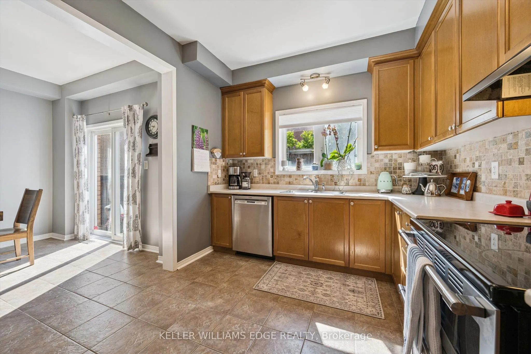 97 Meadowlark Drive N