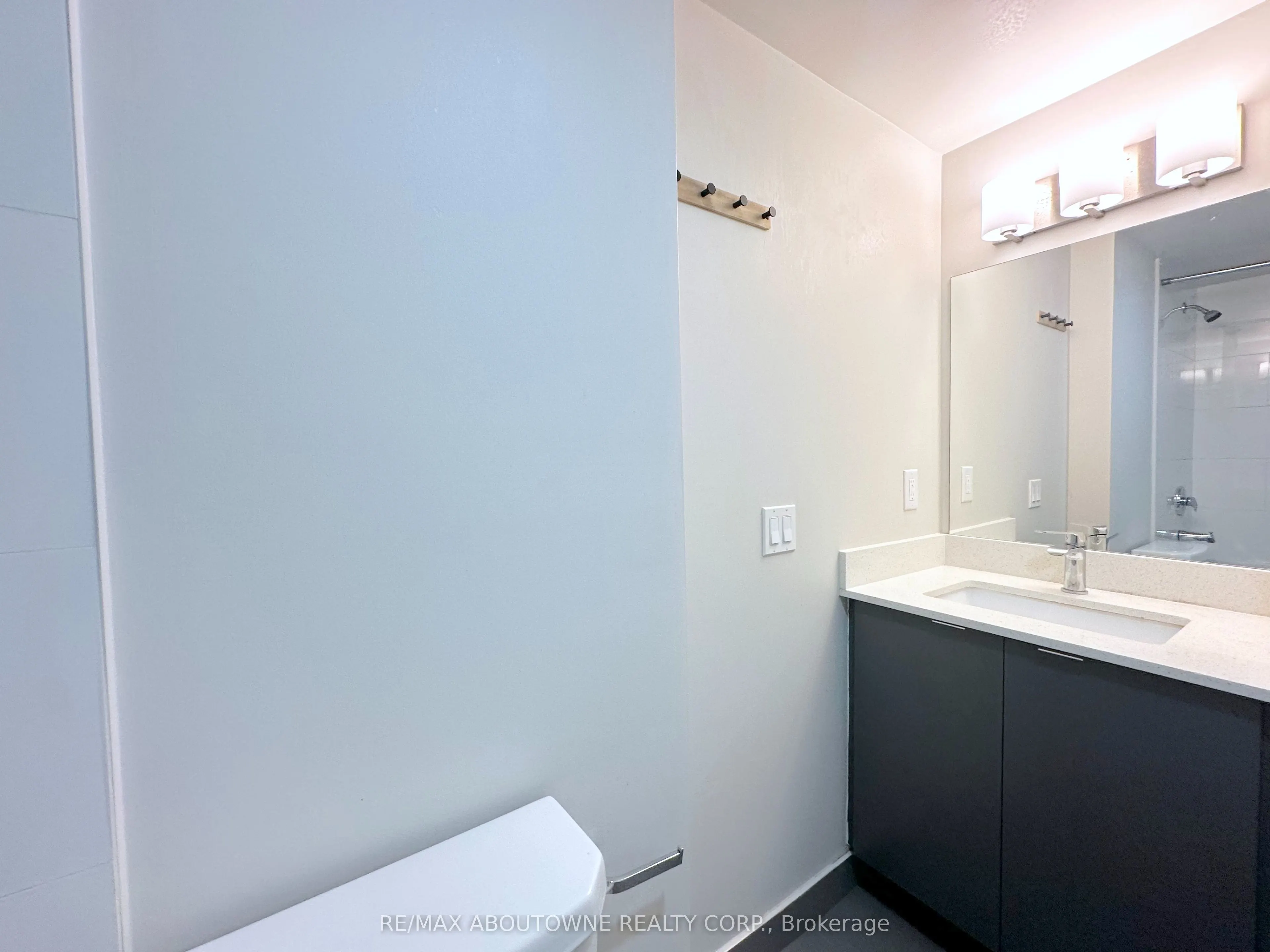 3385 Dundas Street W #311
