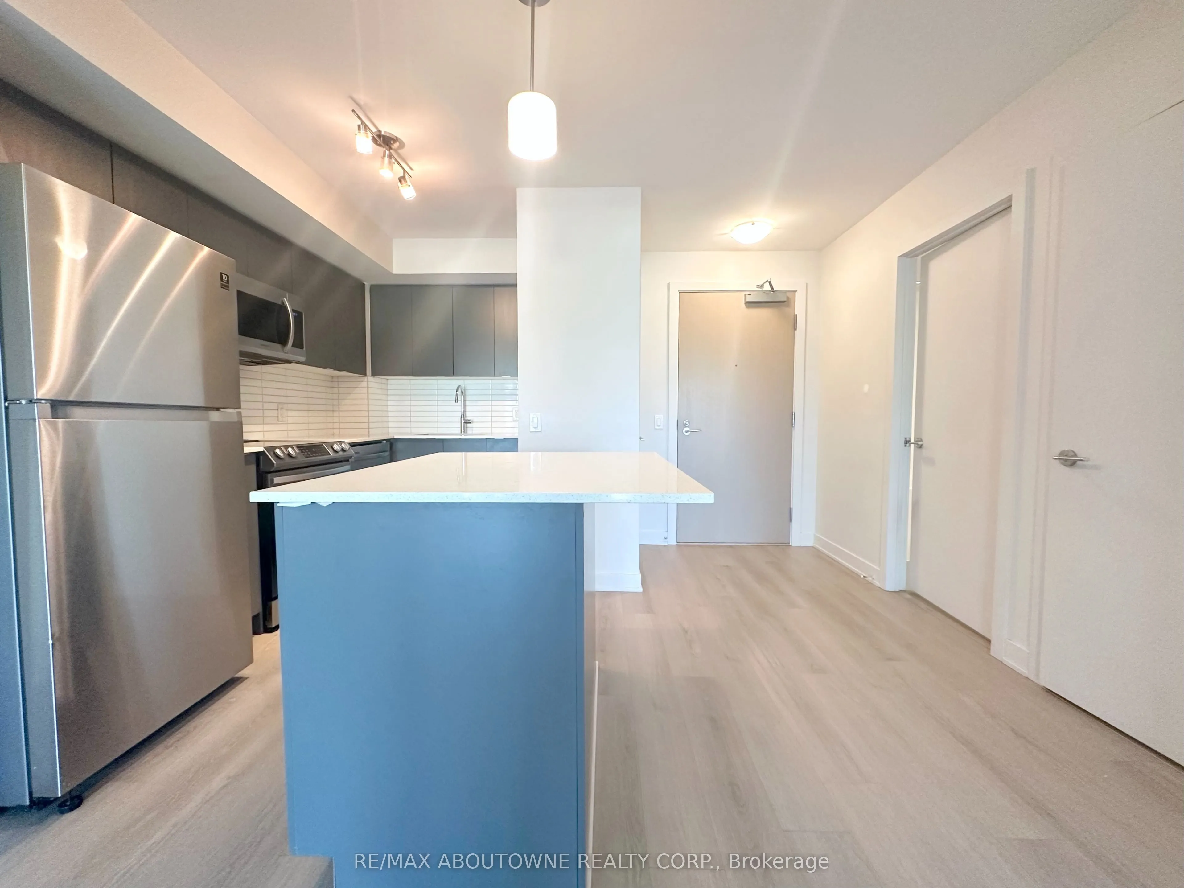 3385 Dundas Street W #311