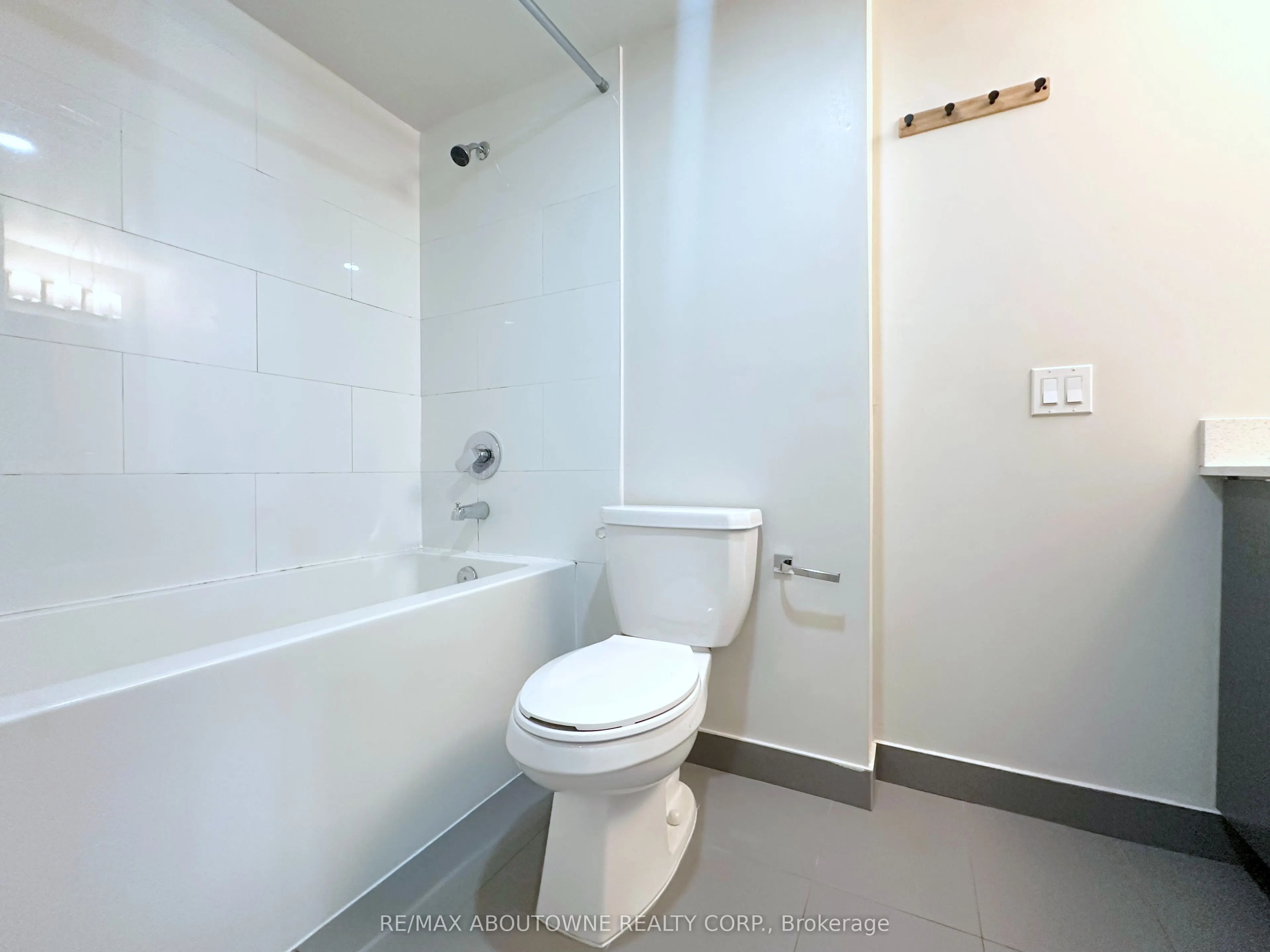 3385 Dundas Street W #311