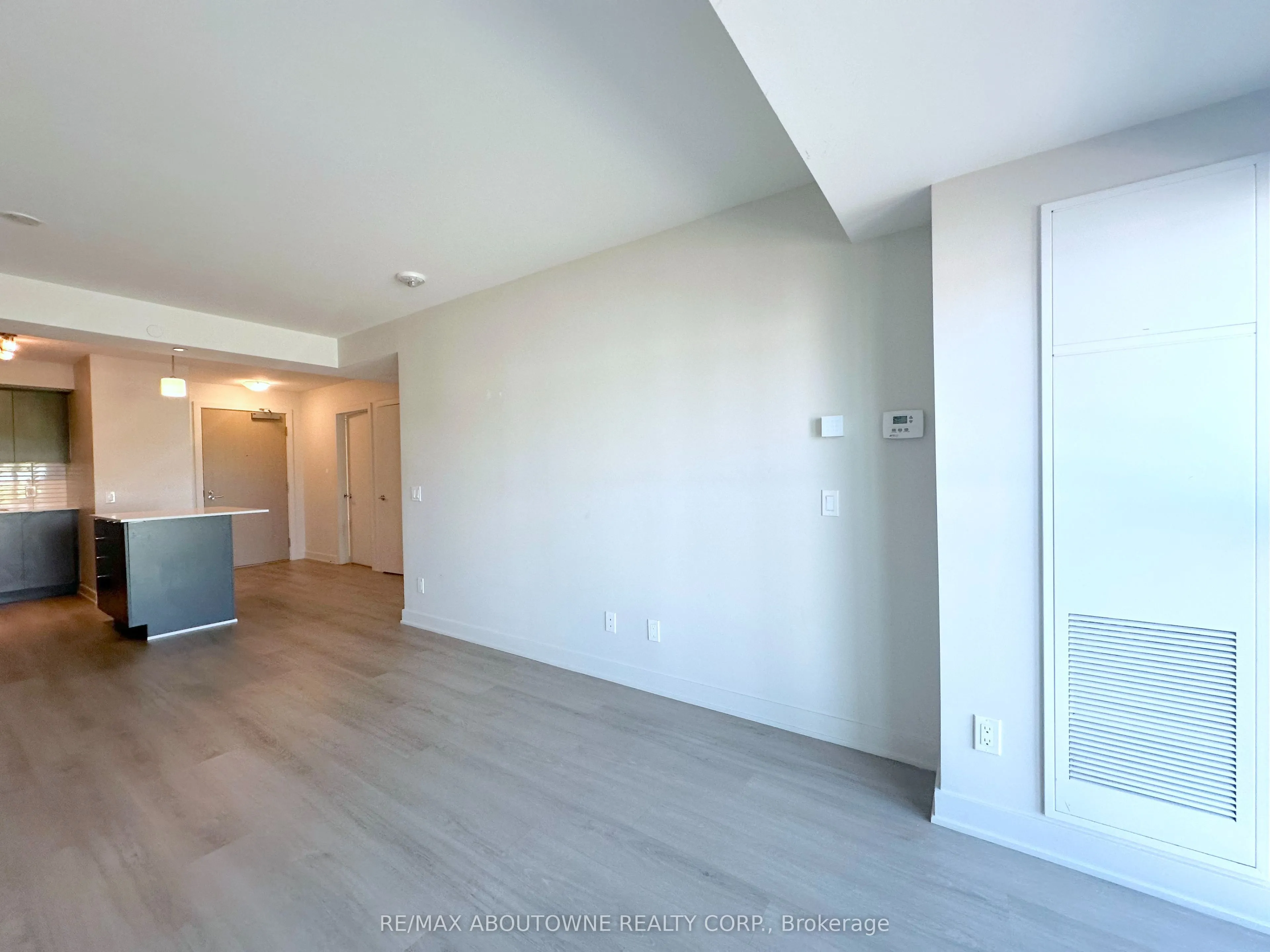 3385 Dundas Street W #311