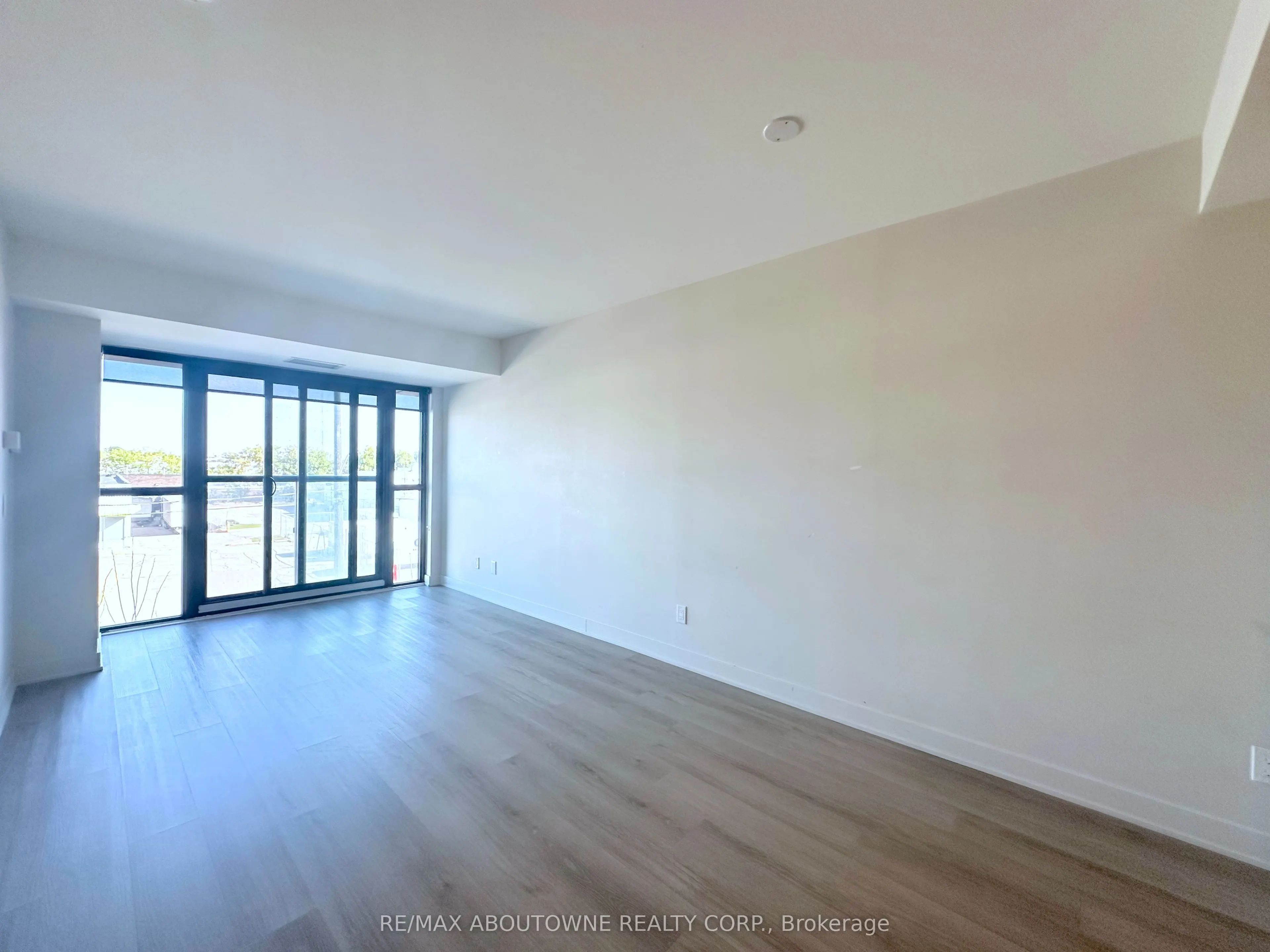 3385 Dundas Street W #311