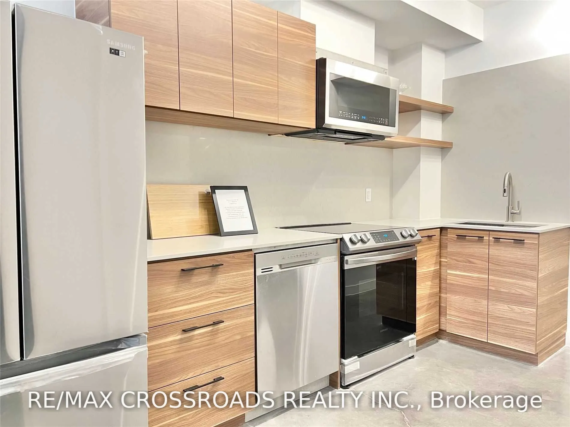 3333 Dundas Street W #1B