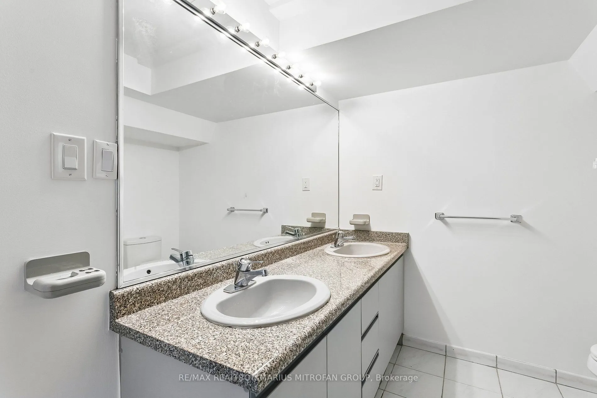 1287 Willowbank Trail