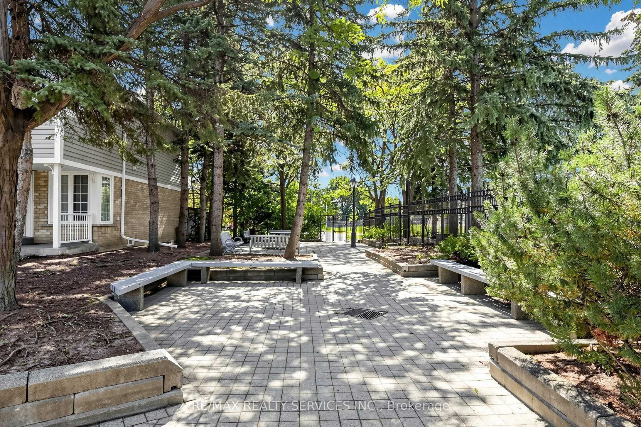 74 Heathcliffe Square #24