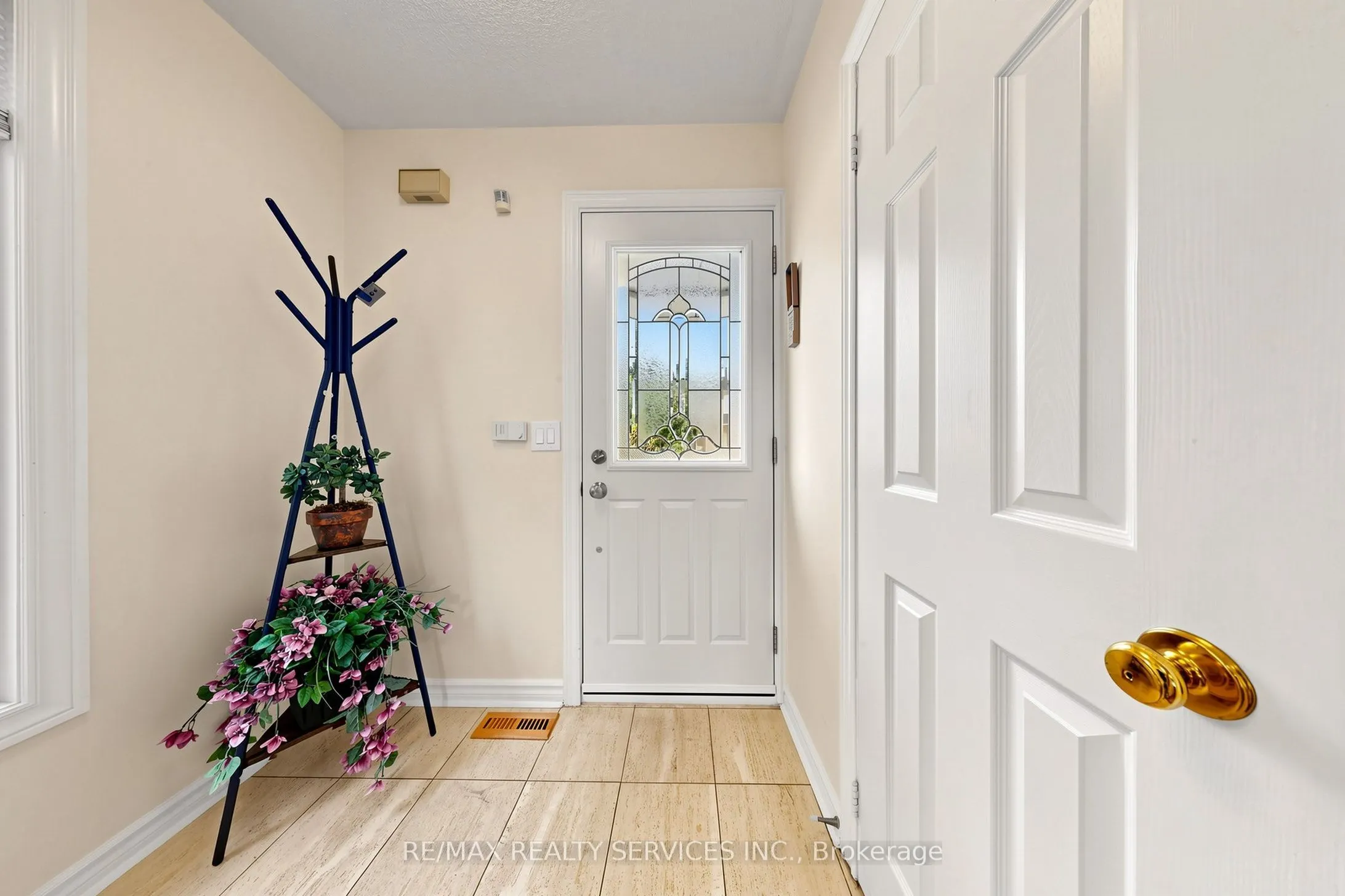74 Heathcliffe Square #24