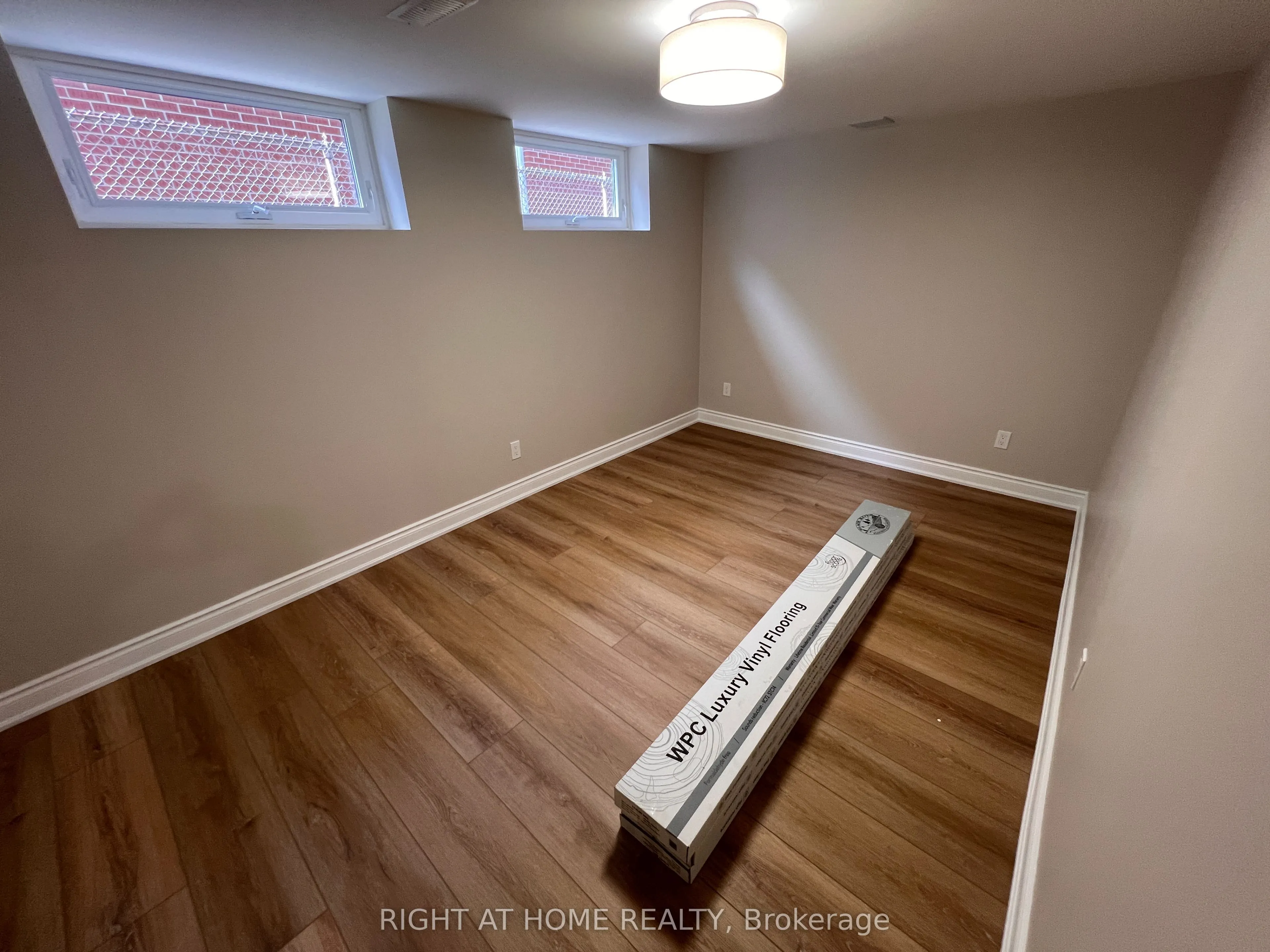 30 Norbert Crescent #LOWER