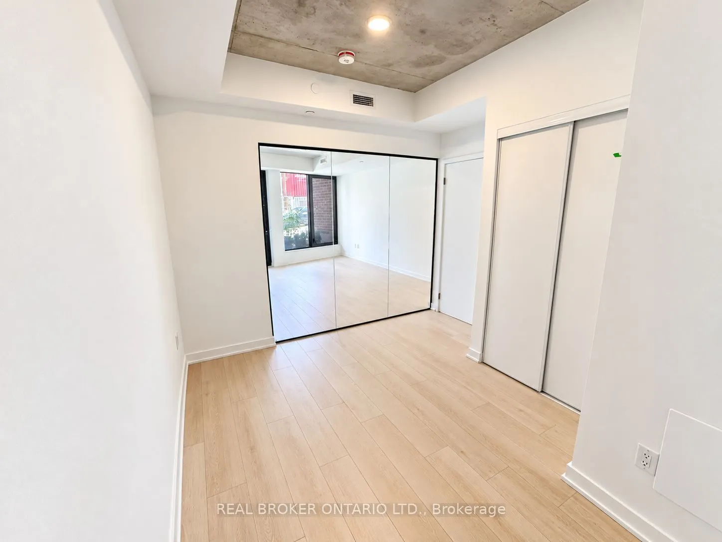 1 Vine Avenue #103