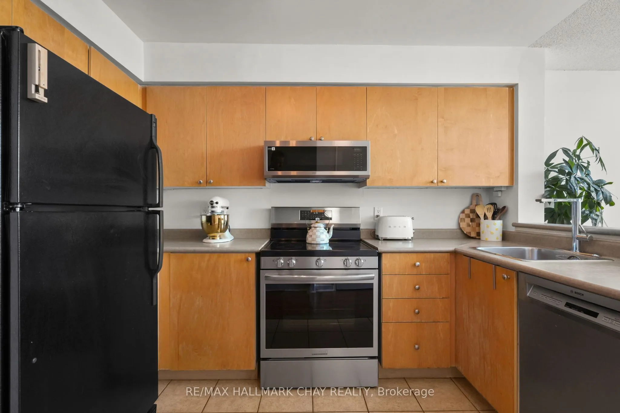200 Manitoba Street #307