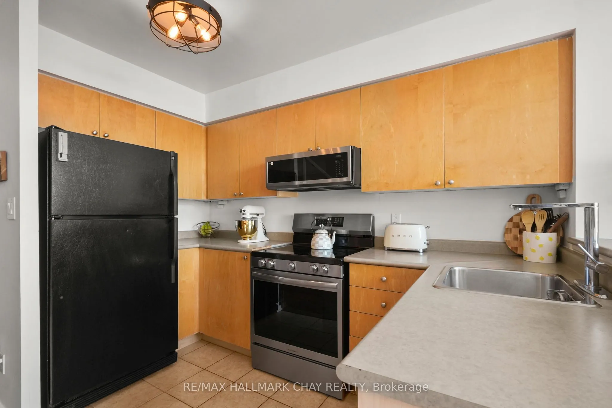 200 Manitoba Street #307