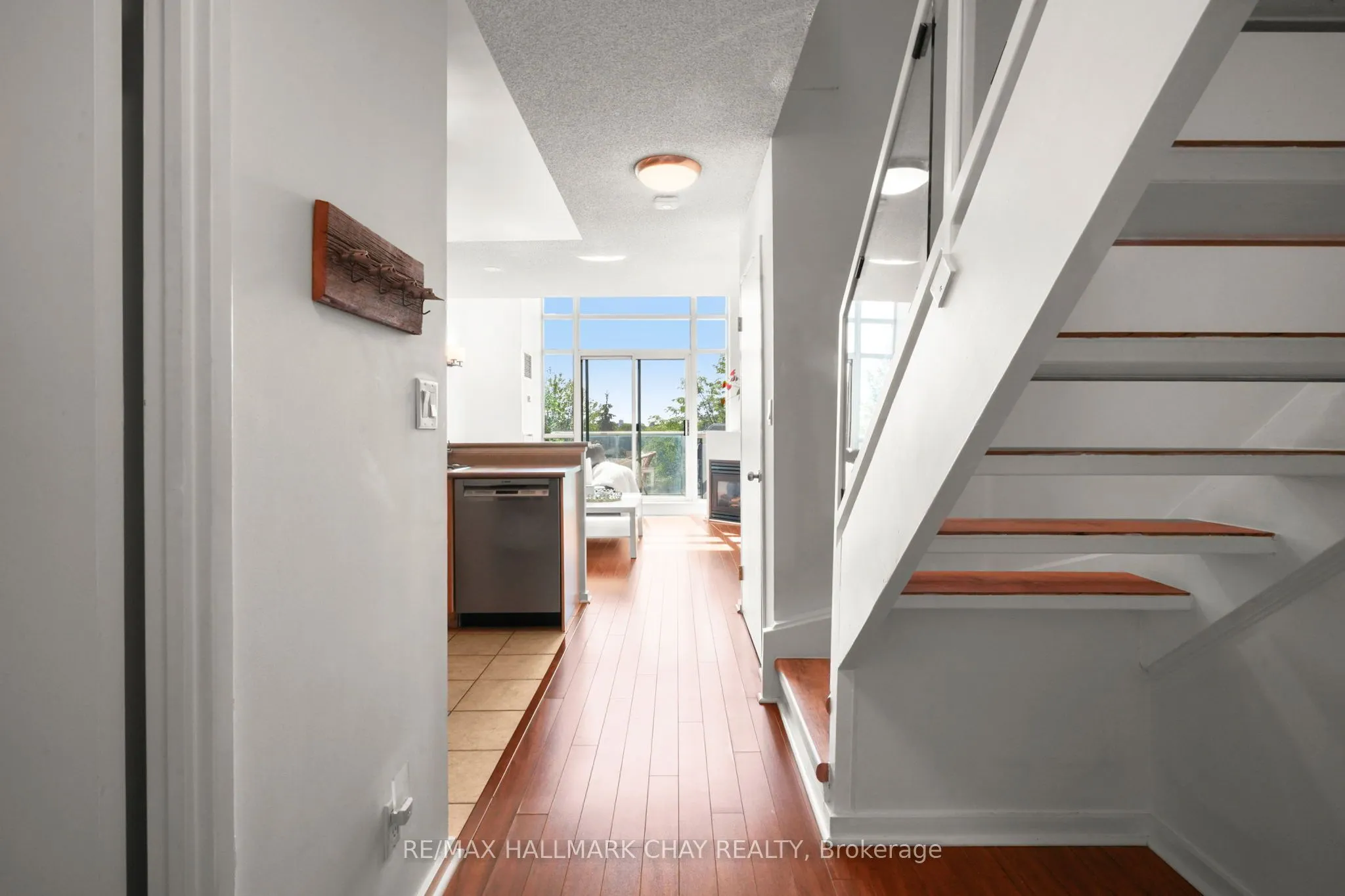 200 Manitoba Street #307