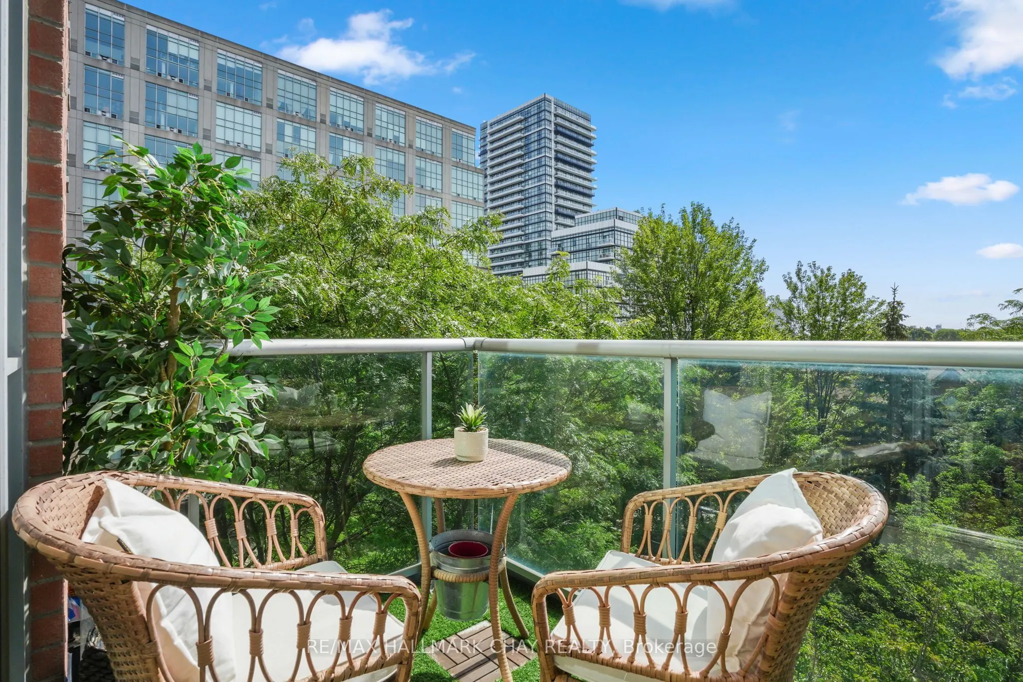 200 Manitoba Street #307