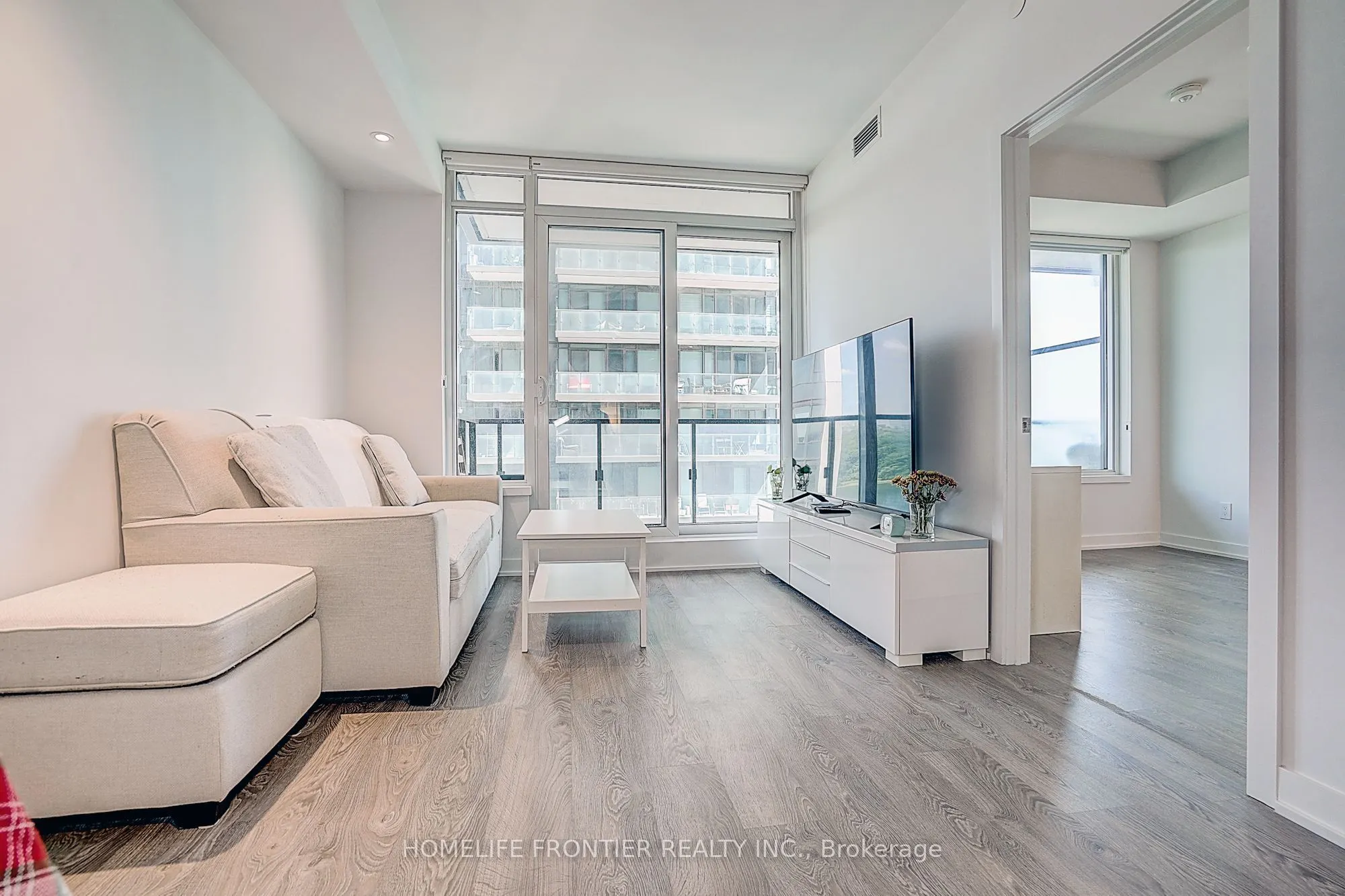 1928 Lakeshore Boulevard W #2005