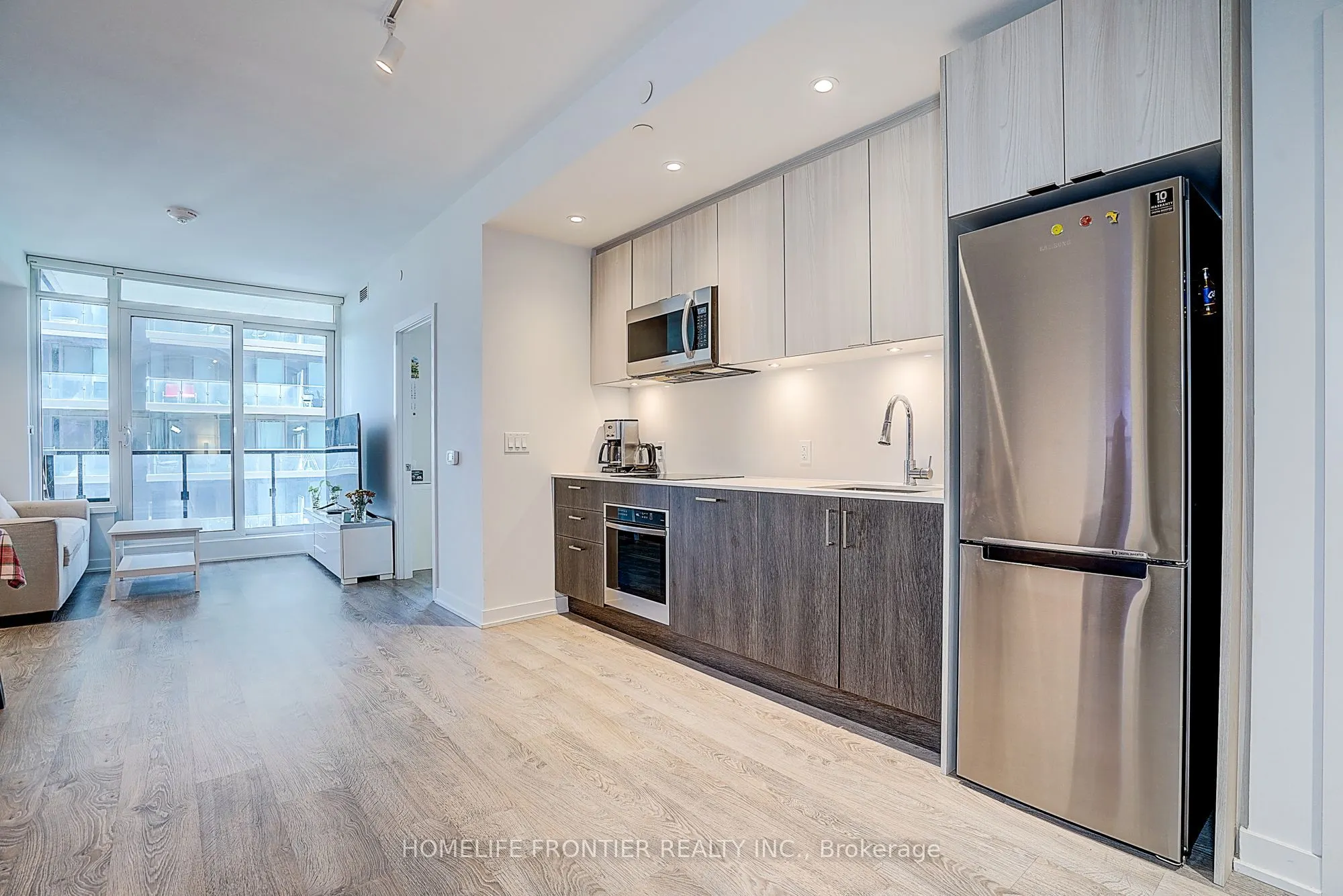 1928 Lakeshore Boulevard W #2005