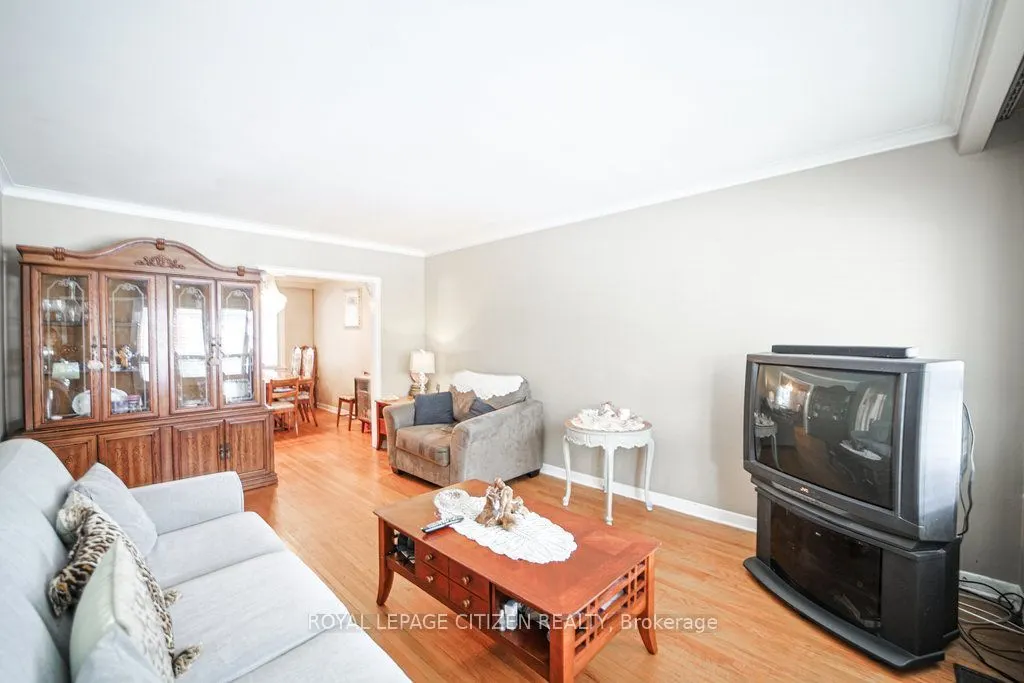 347 Harvie Avenue