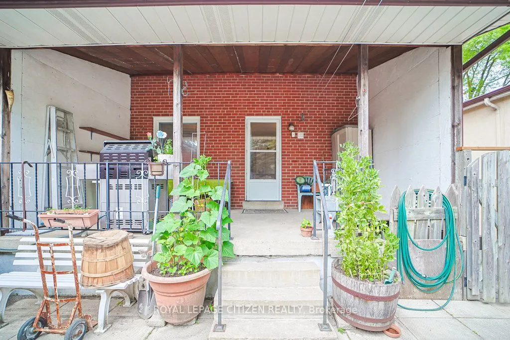 347 Harvie Avenue