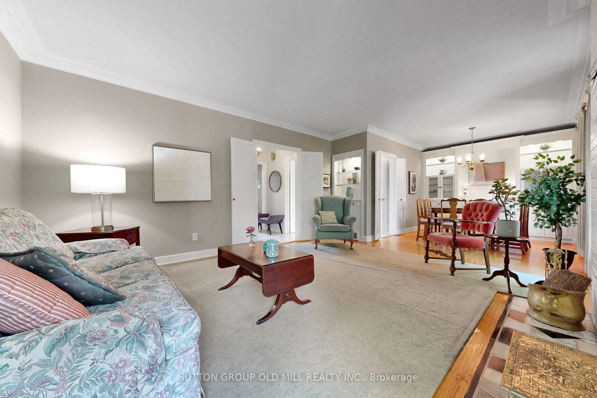 4 Ravenscrest Drive